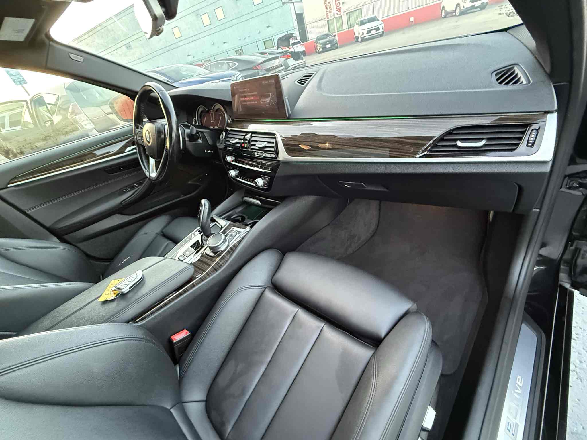 Photo 55 of this BMW 5 Series
