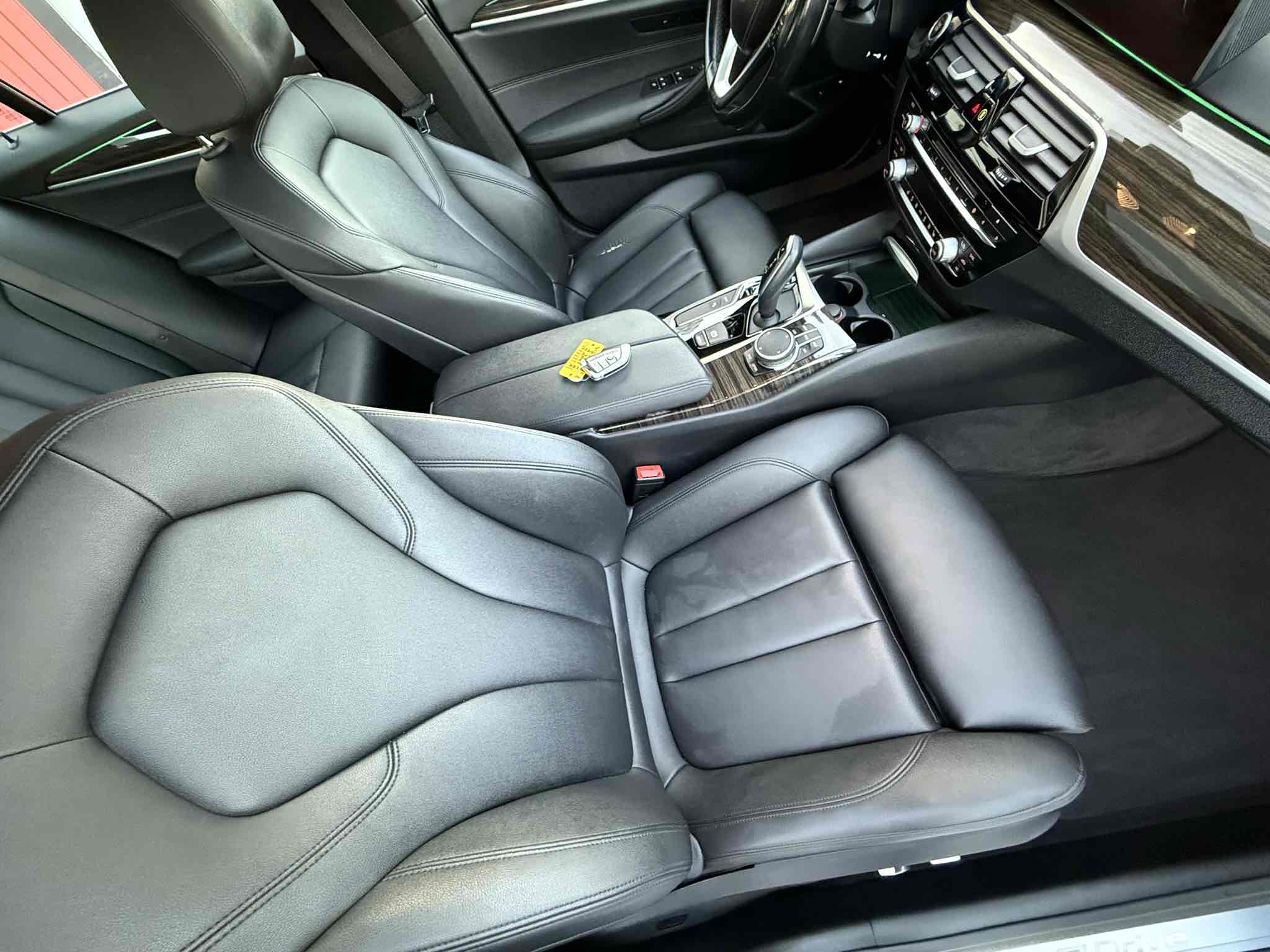 Photo 56 of this BMW 5 Series