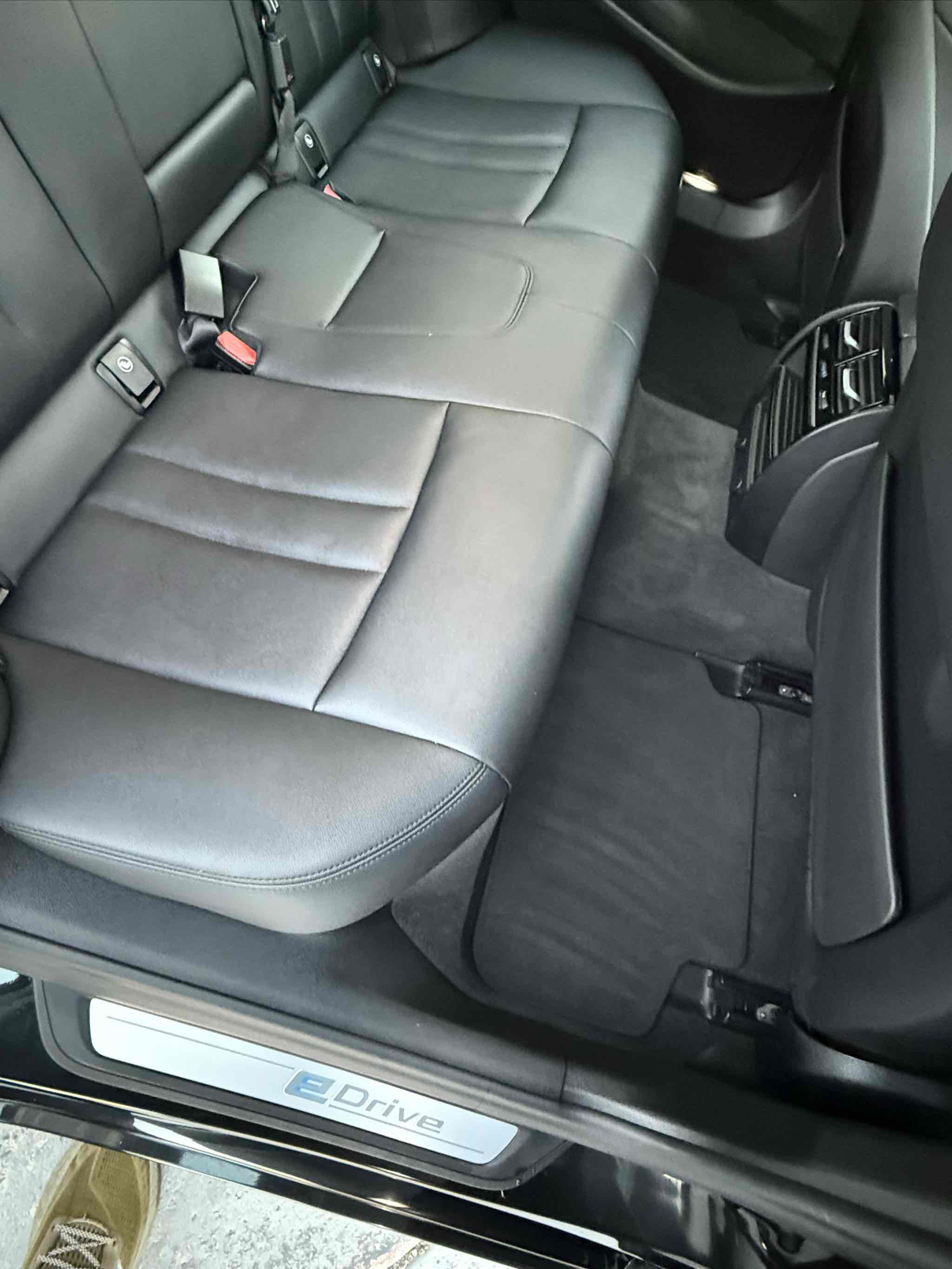 Photo 61 of this BMW 5 Series