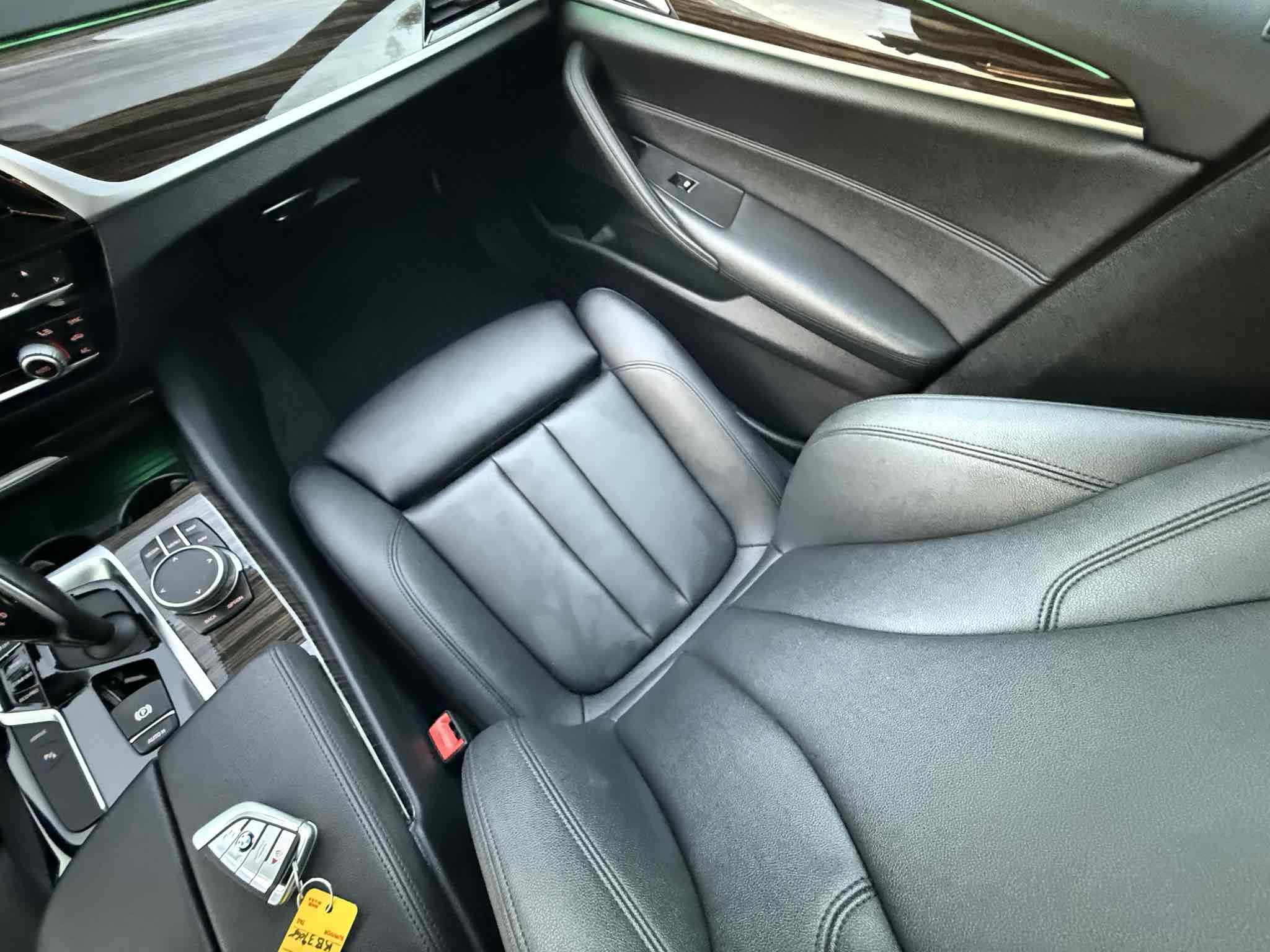 Photo 69 of this BMW 5 Series