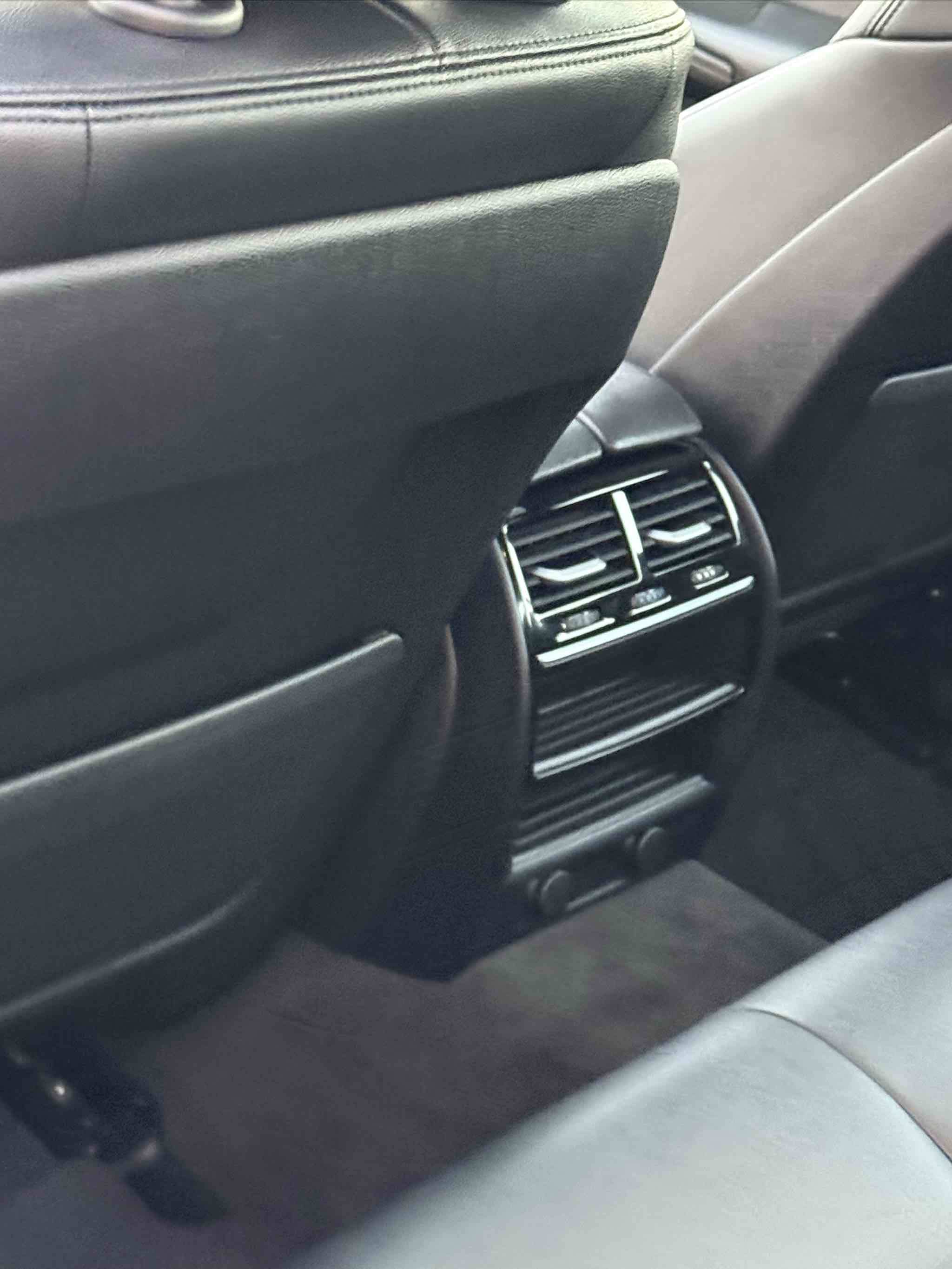 Photo 88 of this BMW 5 Series