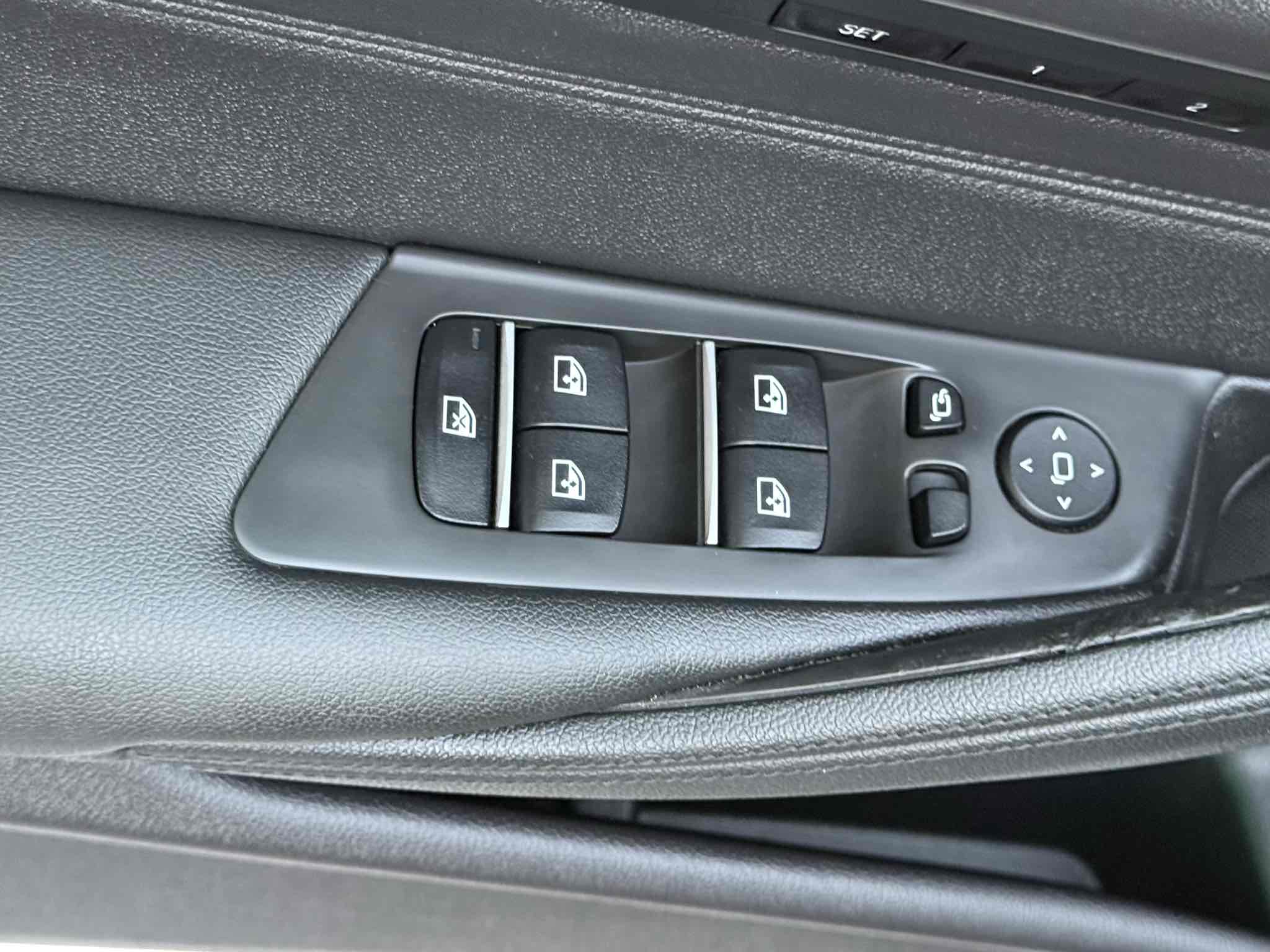 Photo 92 of this BMW 5 Series