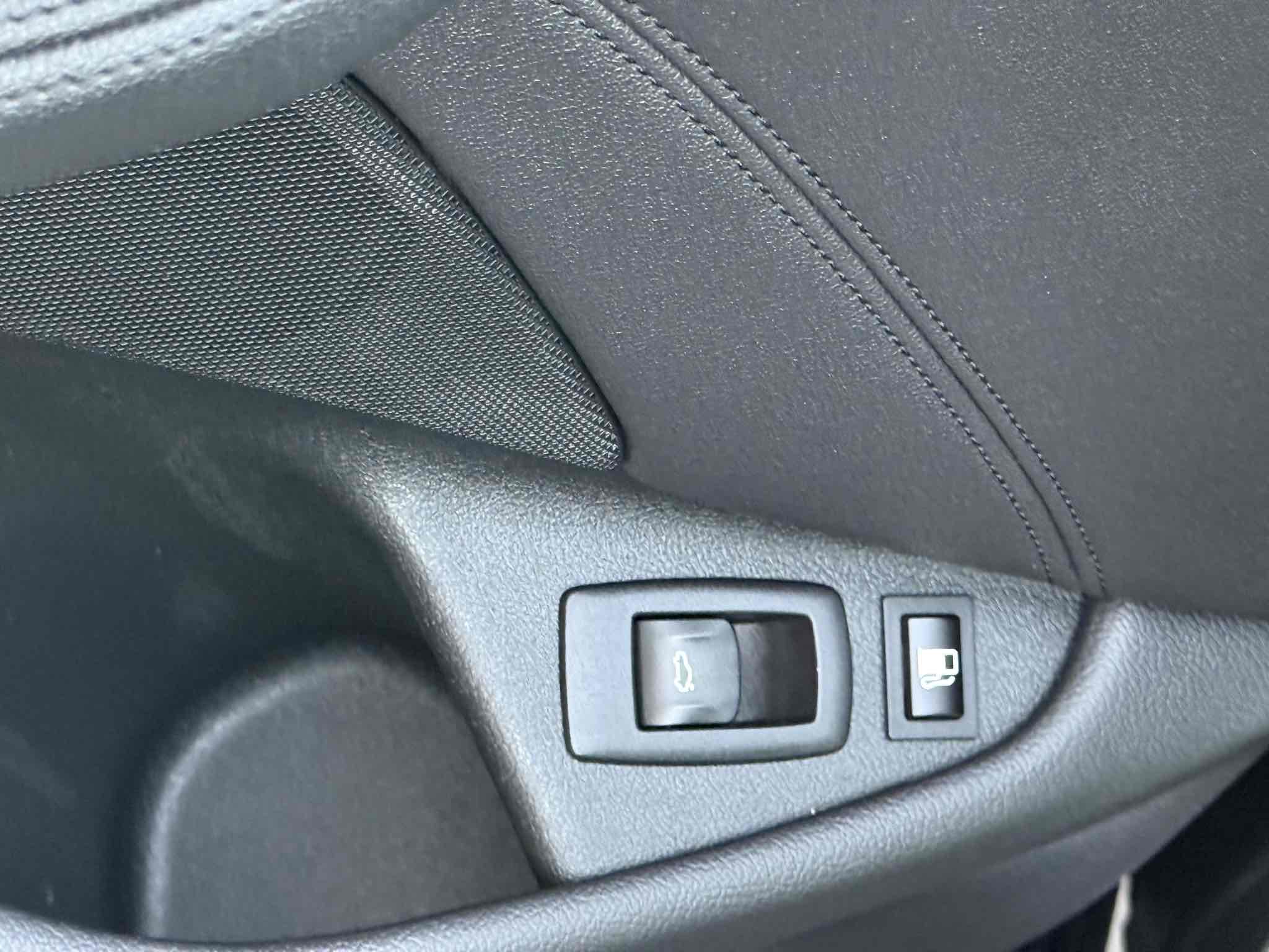 Photo 93 of this BMW 5 Series
