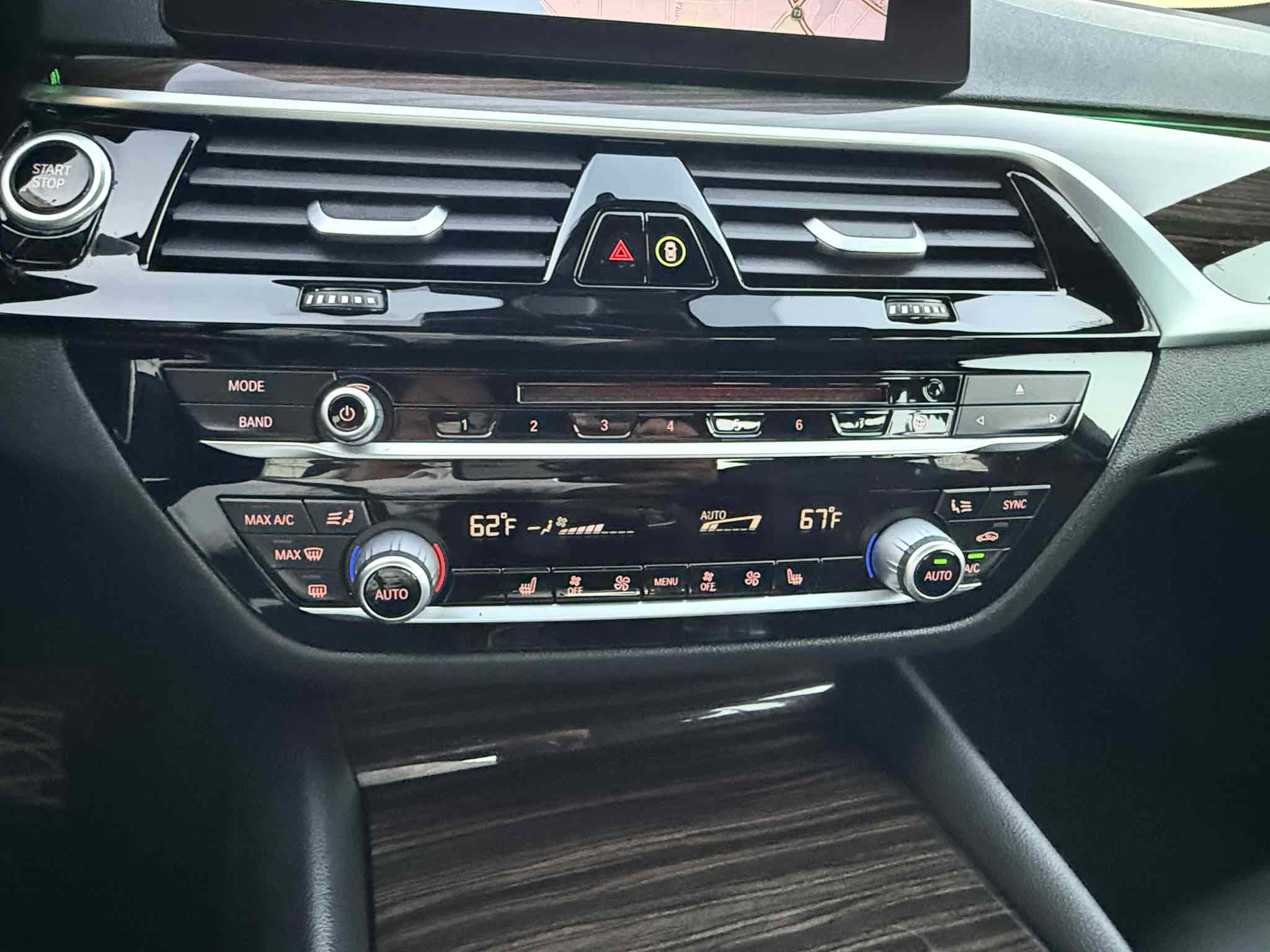 Photo 119 of this BMW 5 Series