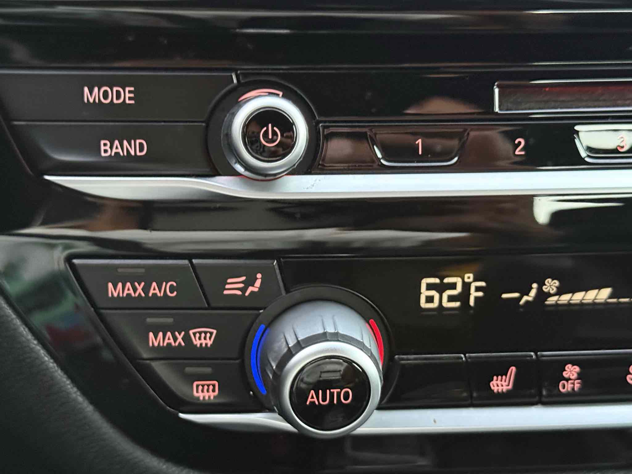 Photo 120 of this BMW 5 Series