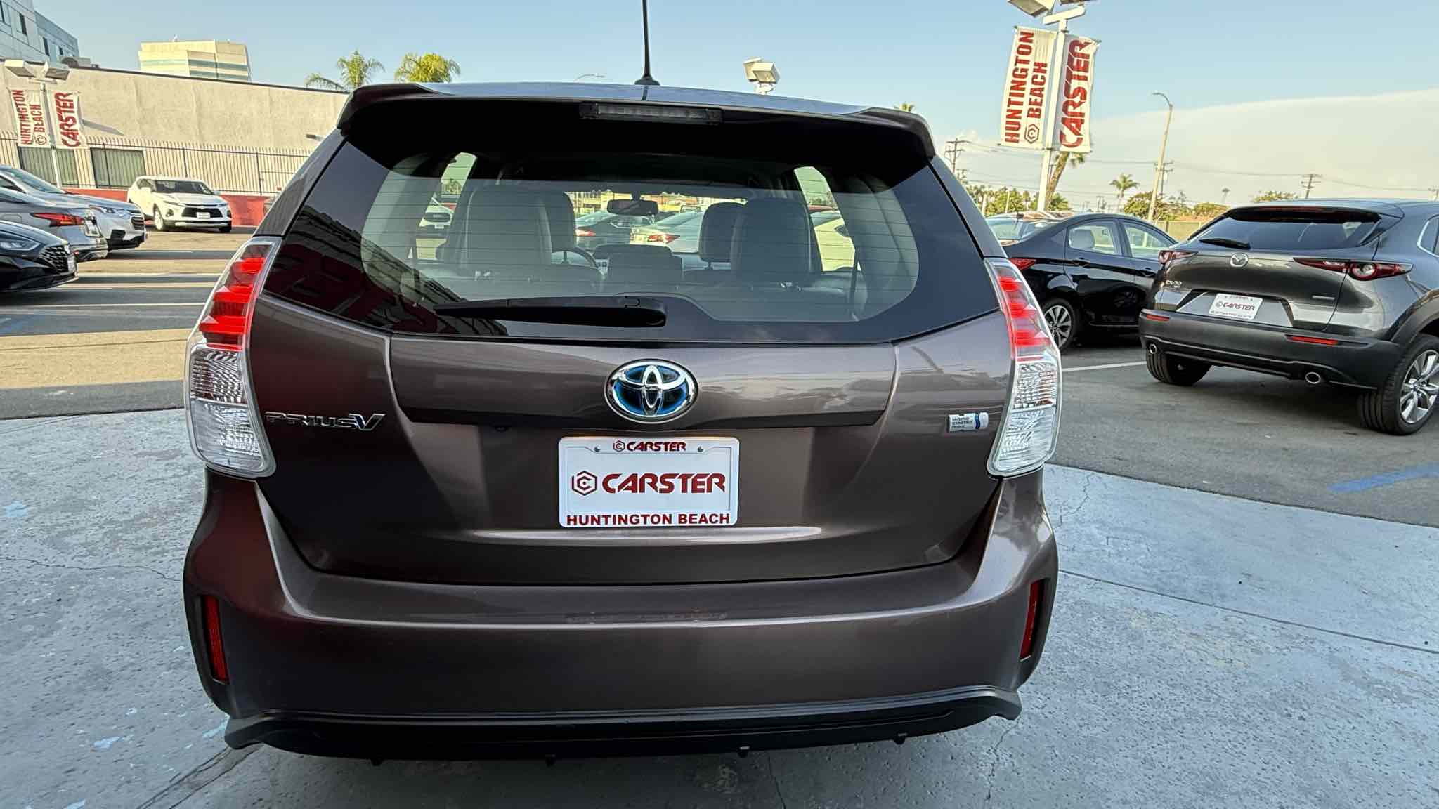 Photo 3 of this Toyota Prius v