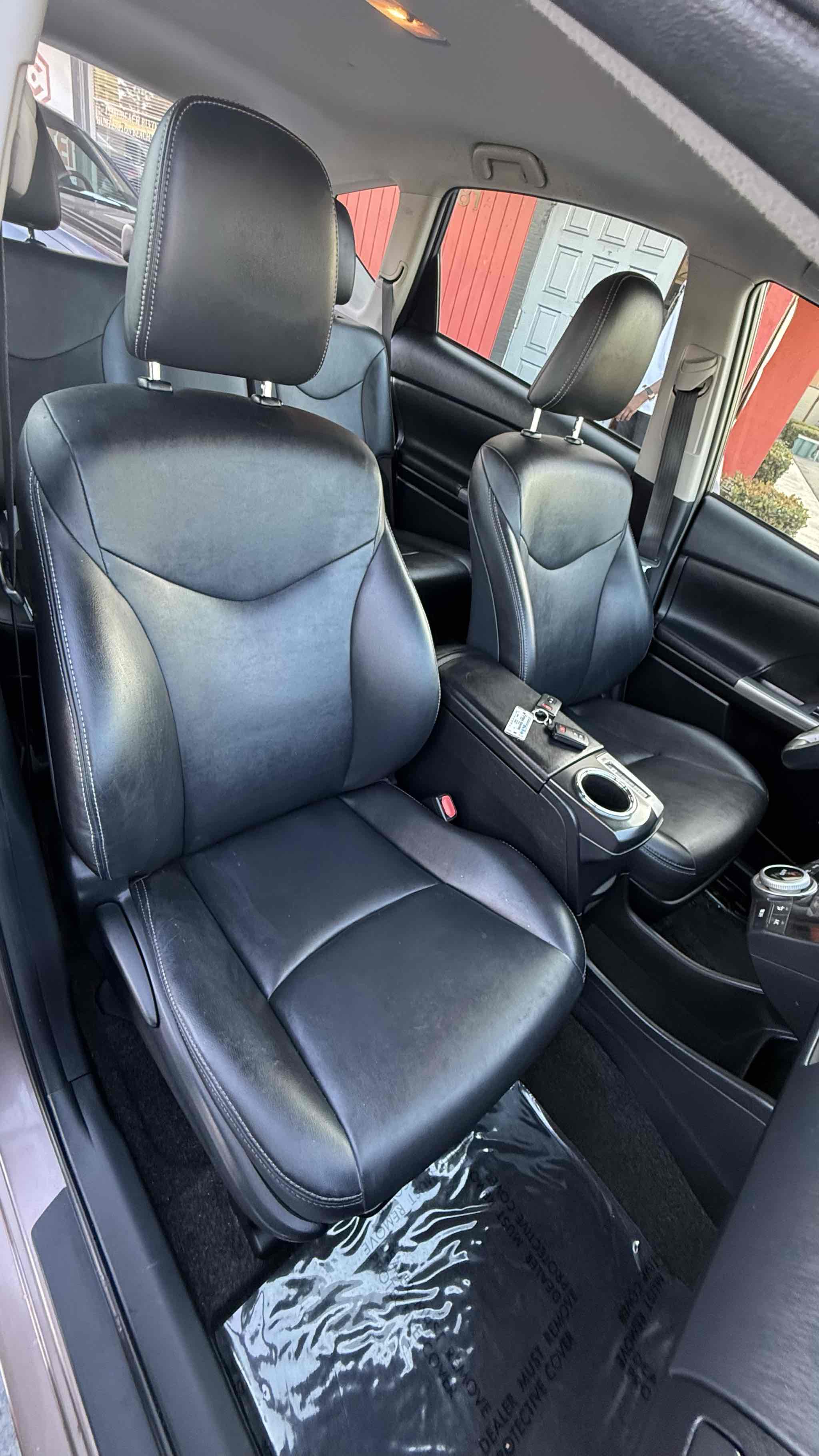 Photo 17 of this Toyota Prius v