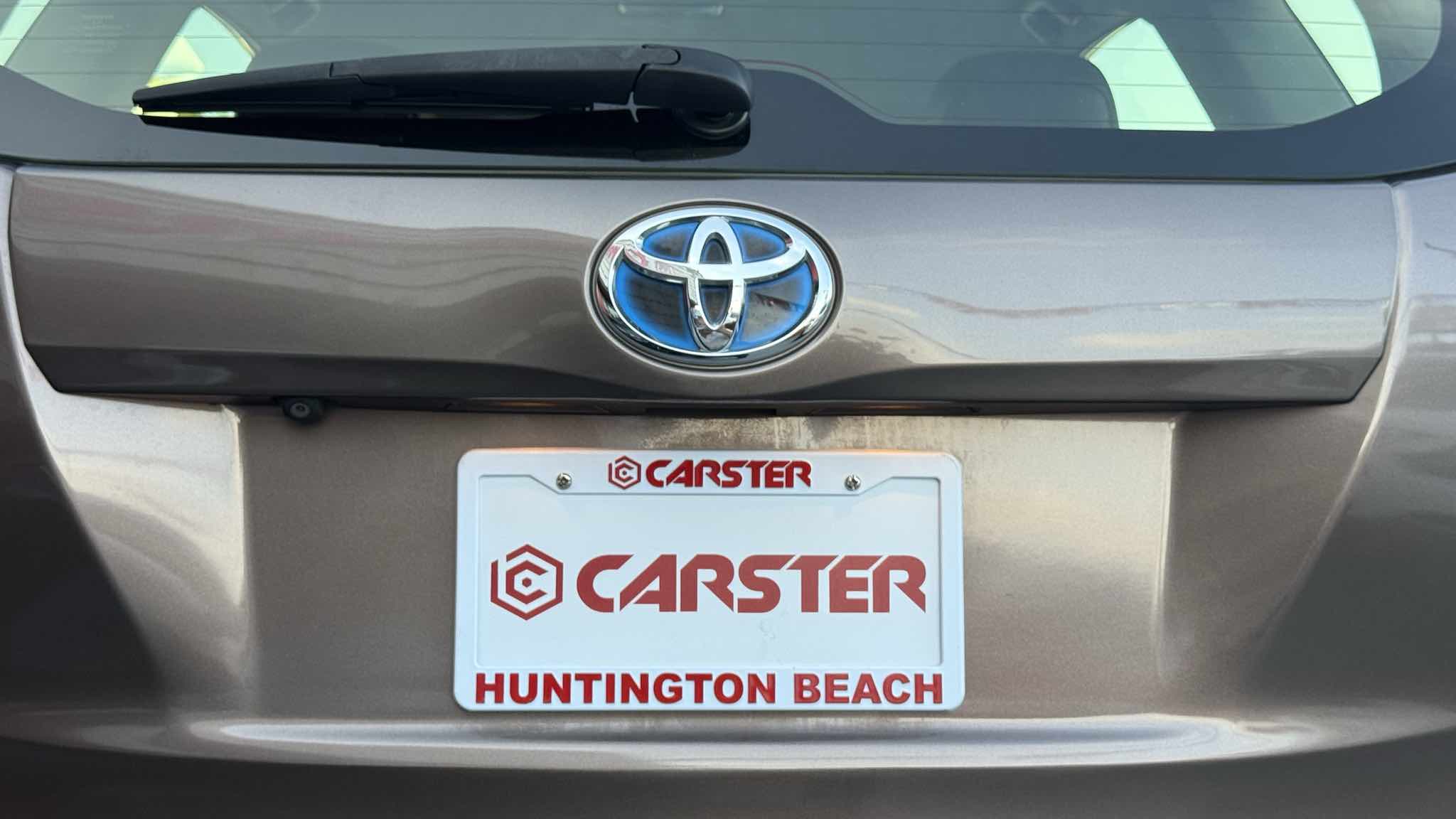 Photo 34 of this Toyota Prius v