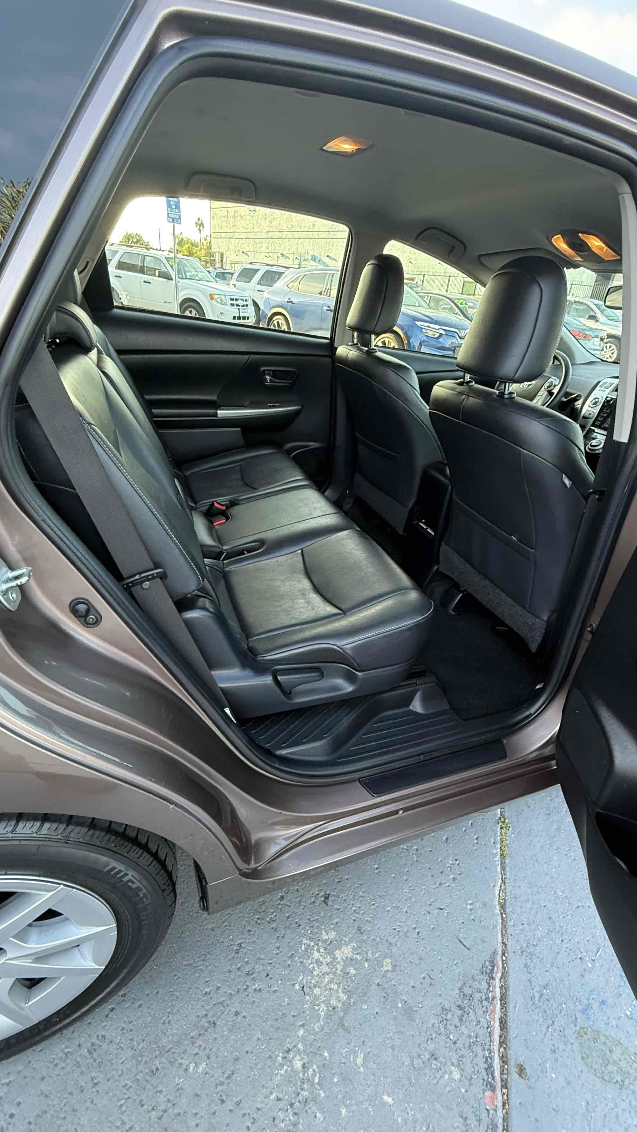 Photo 57 of this Toyota Prius v