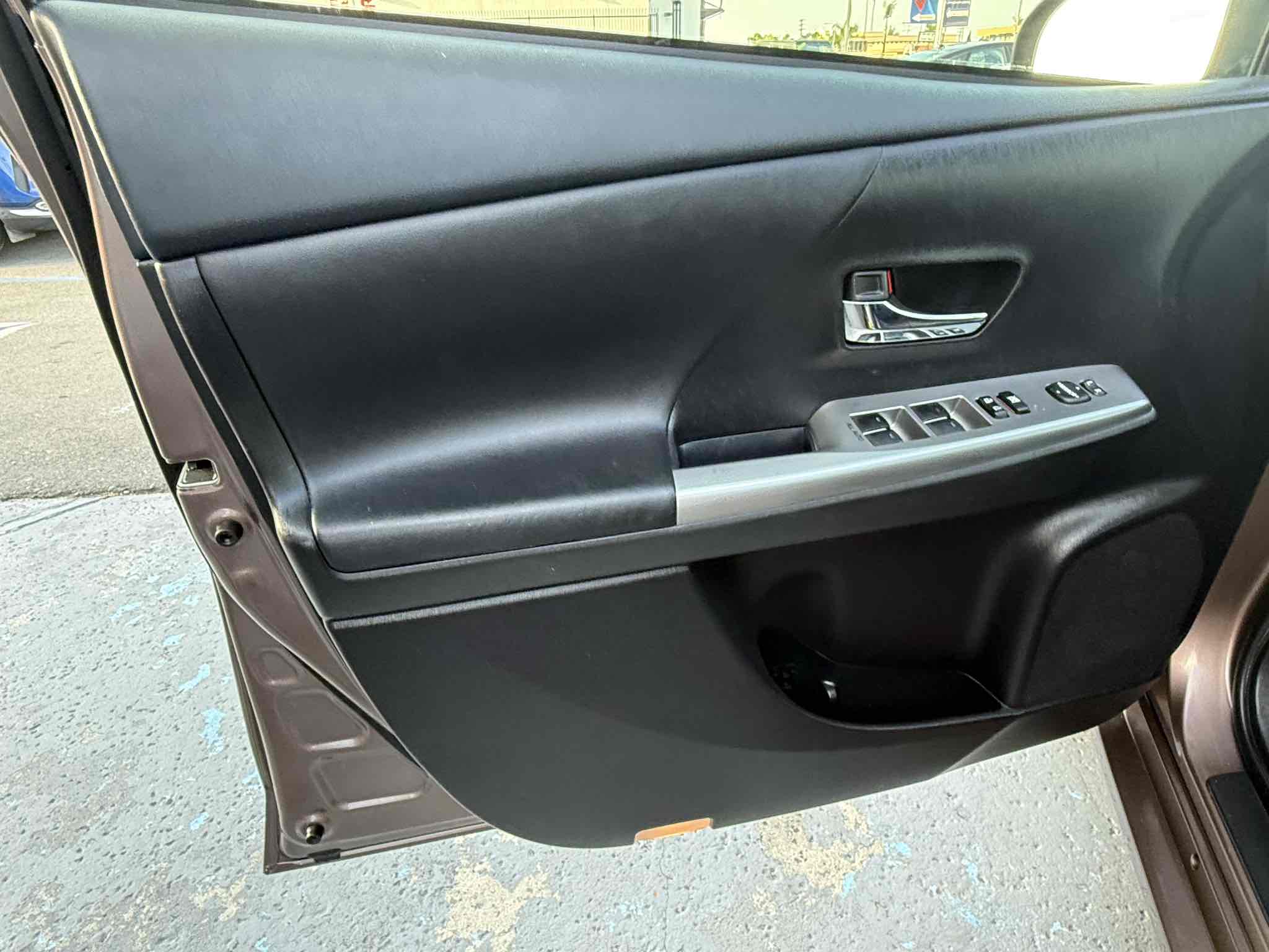 Photo 84 of this Toyota Prius v