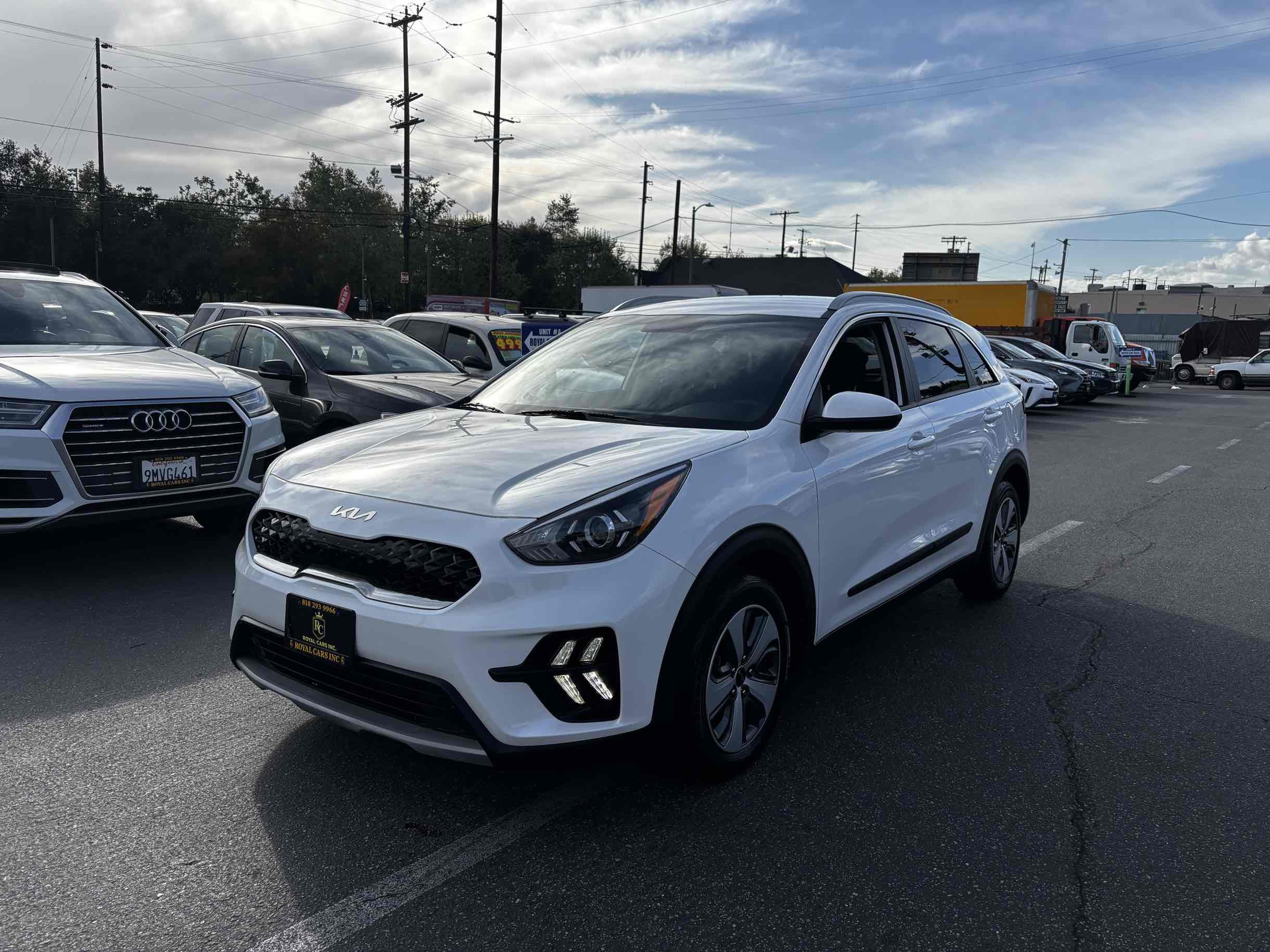 2022 Kia Niro LX photo 3