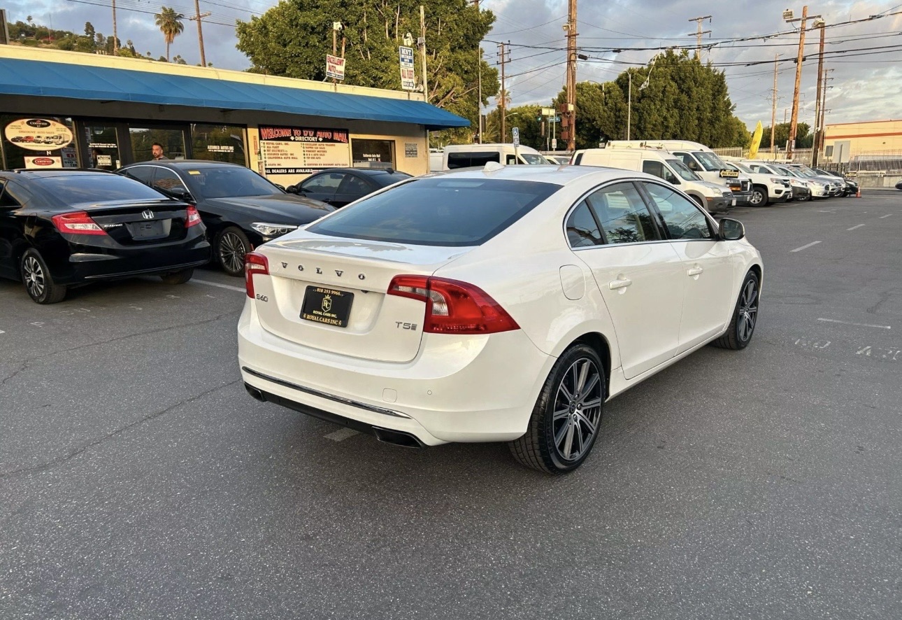 2016 Volvo S60 Inscription T5 Drive-E Premier photo 4