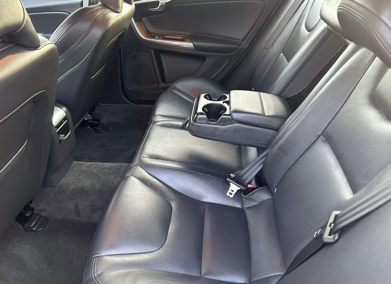 2016 Volvo S60 Inscription T5 Drive-E Premier photo 19