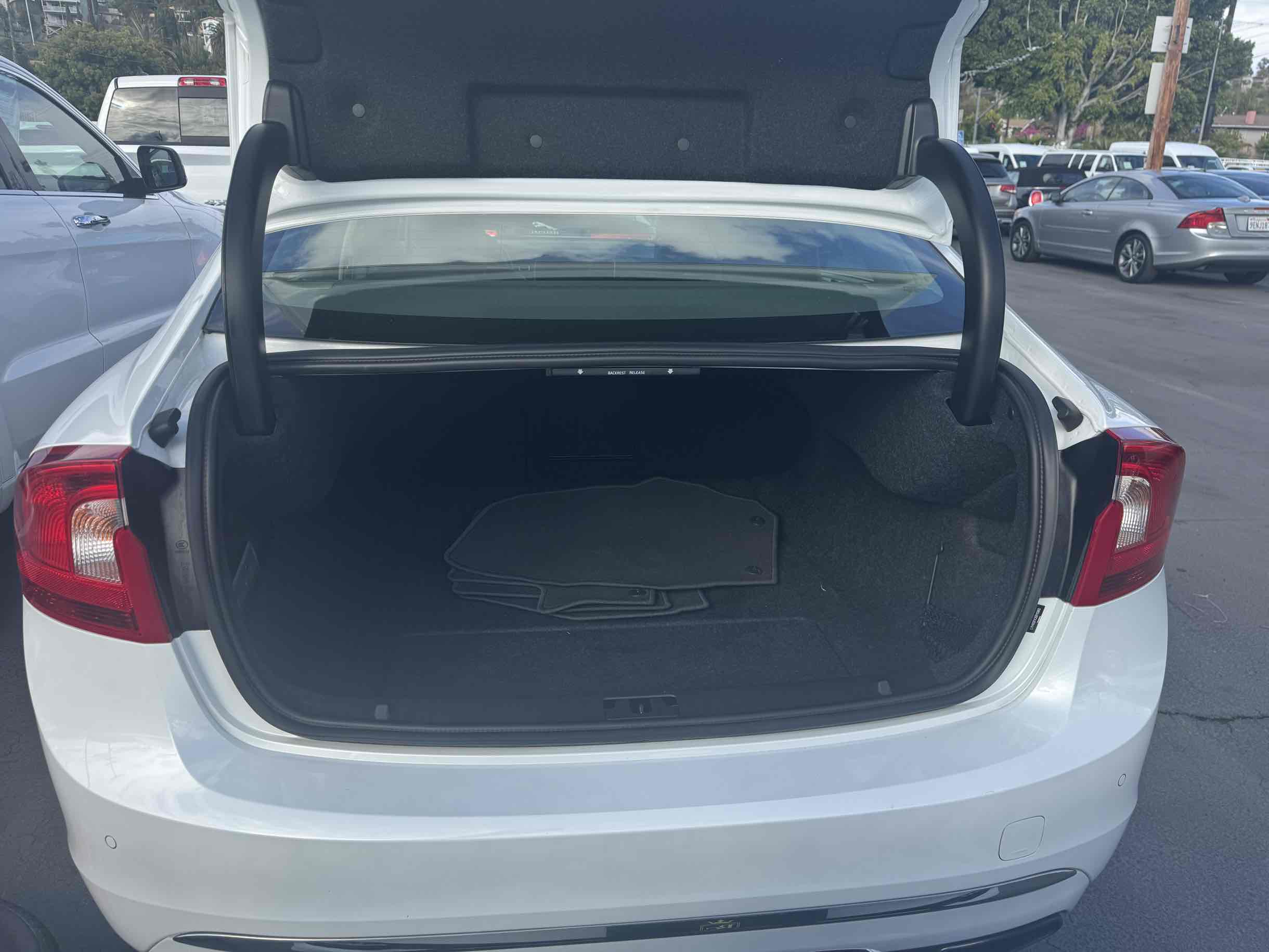 2016 Volvo S60 Inscription T5 Drive-E Premier photo 29