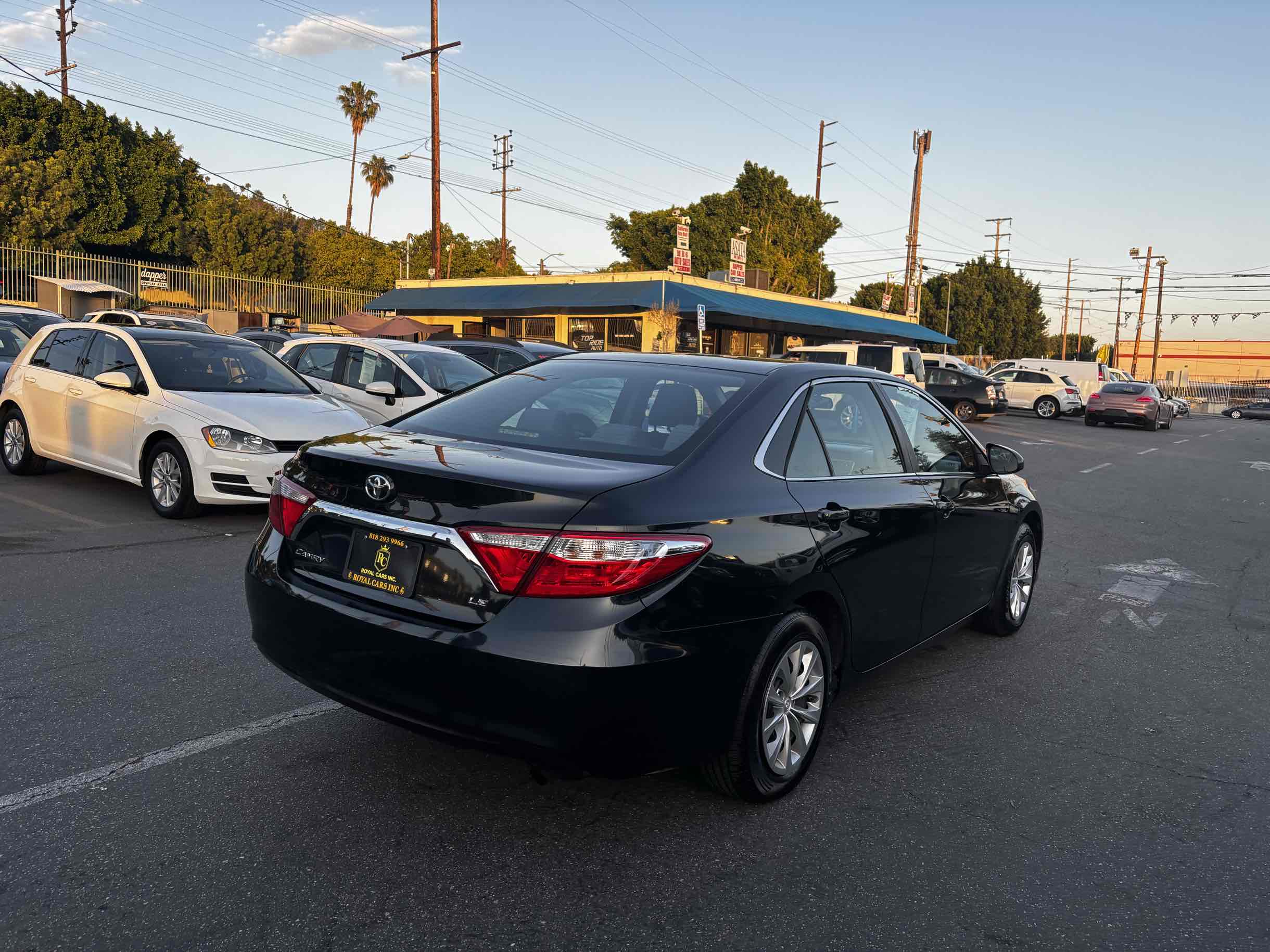 2016 Toyota Camry LE photo 4