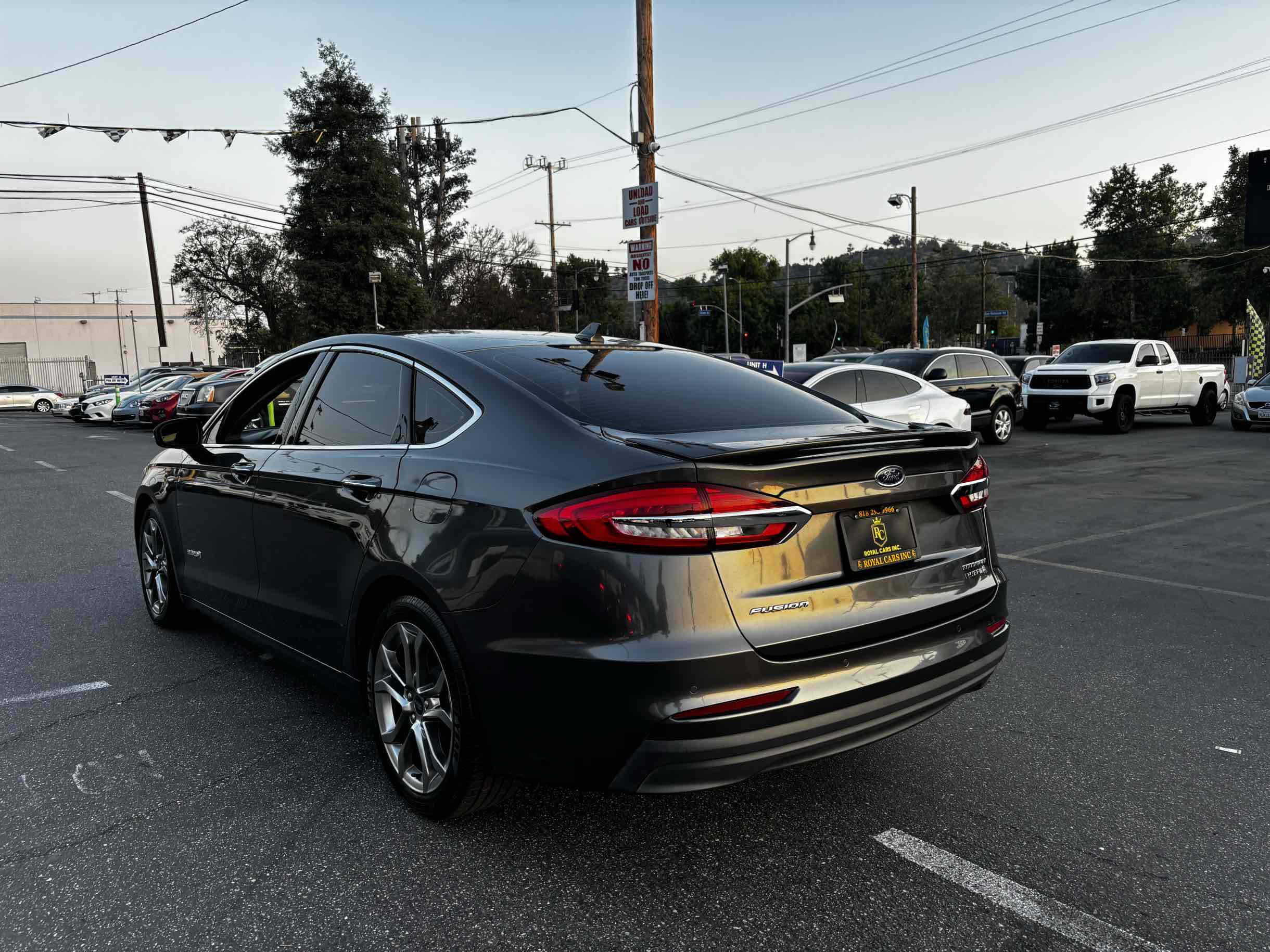 2019 Ford Fusion Hybrid Titanium photo 2
