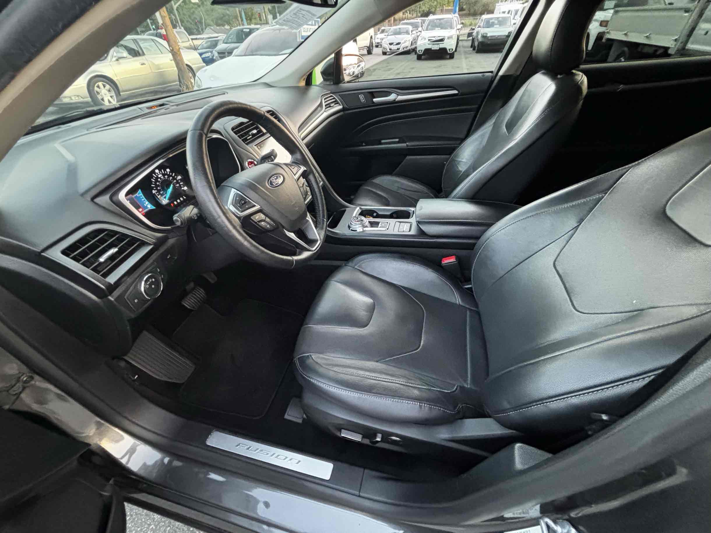 2019 Ford Fusion Hybrid Titanium photo 5