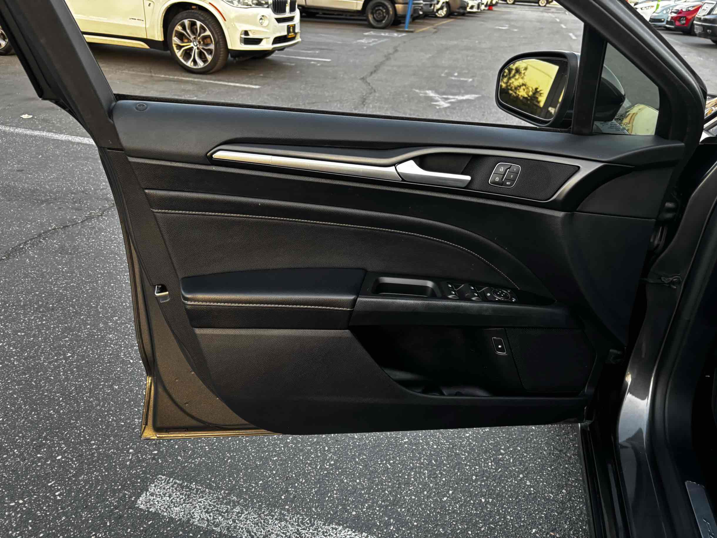2019 Ford Fusion Hybrid Titanium photo 6