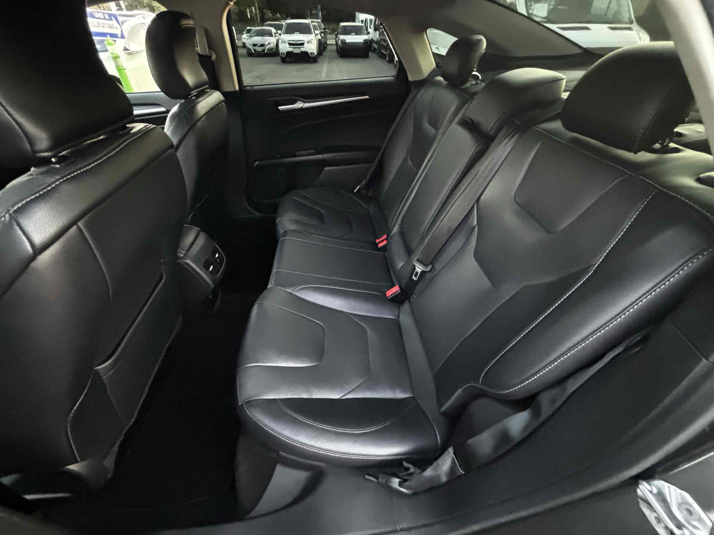 2019 Ford Fusion Hybrid Titanium photo 17