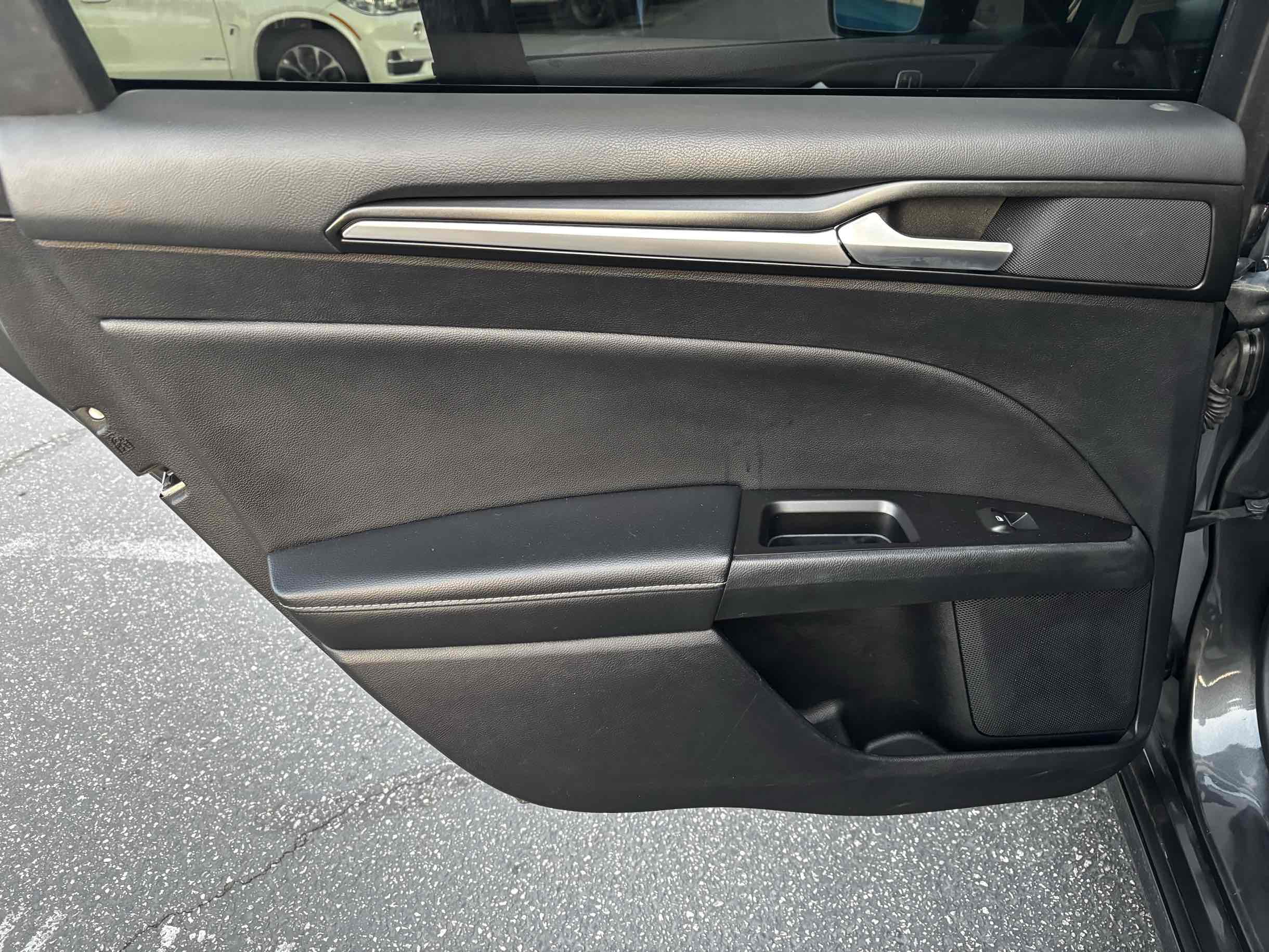 2019 Ford Fusion Hybrid Titanium photo 20