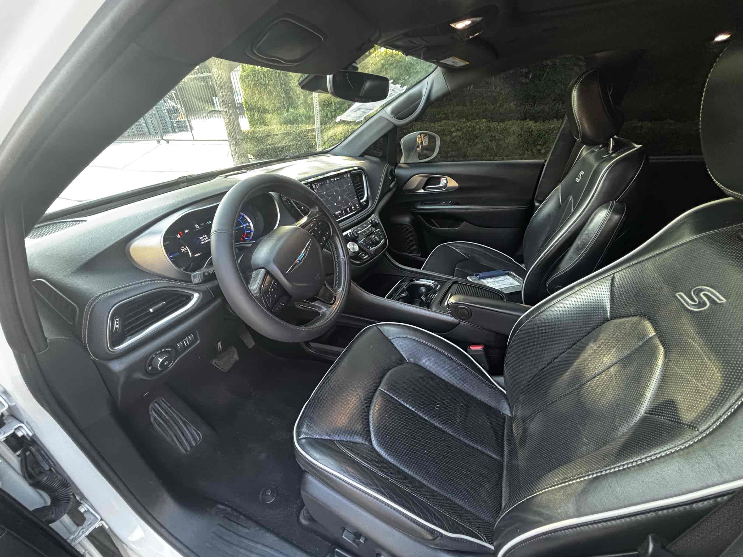 2021 Chrysler Pacifica Limited photo 5