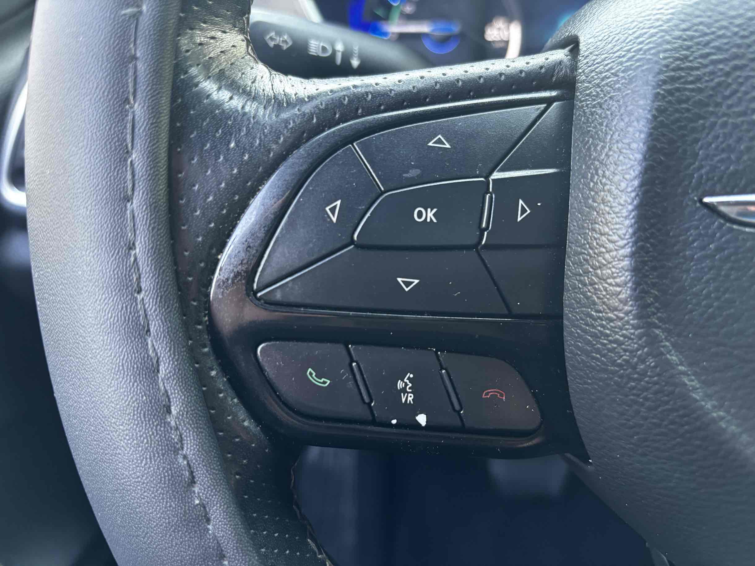 2021 Chrysler Pacifica Limited photo 8