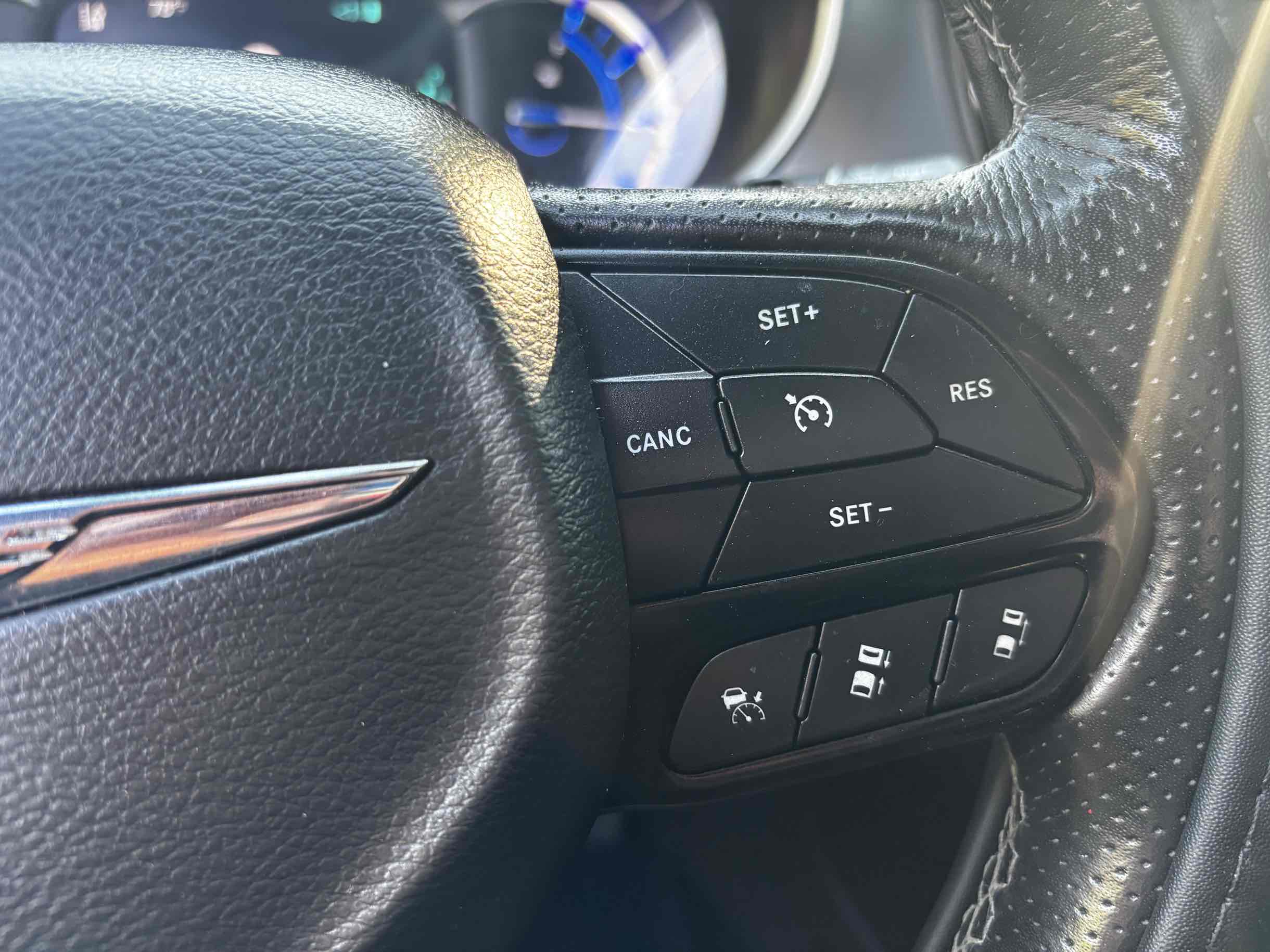 2021 Chrysler Pacifica Limited photo 9