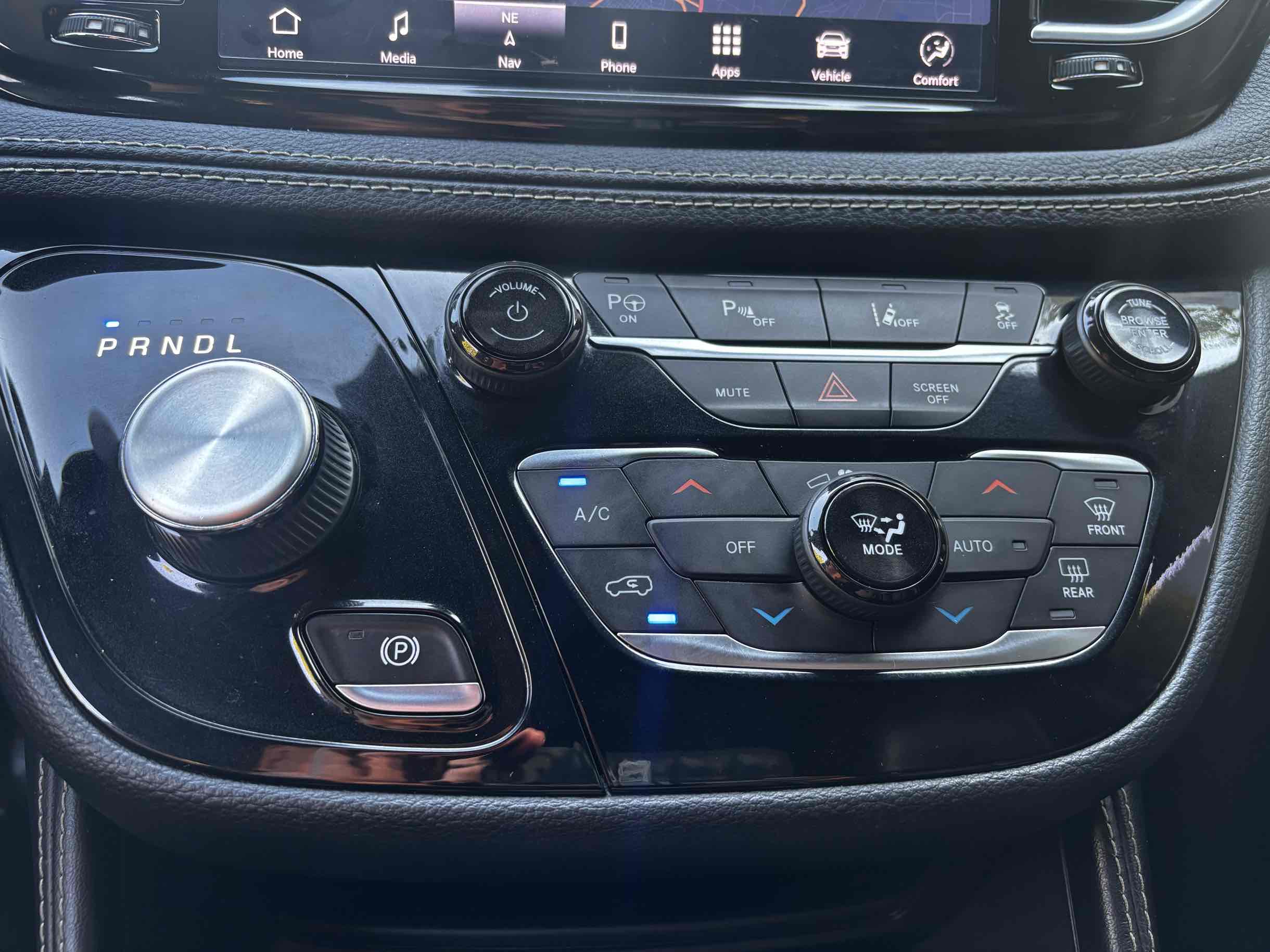 2021 Chrysler Pacifica Limited photo 13