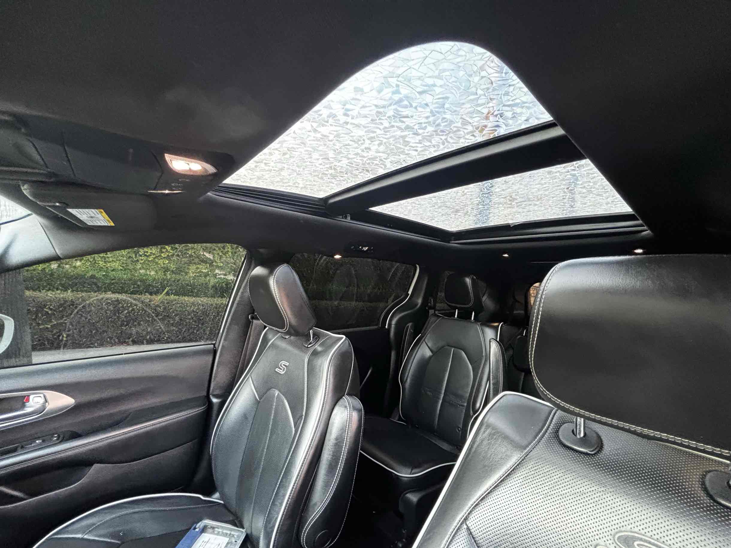 2021 Chrysler Pacifica Limited photo 16