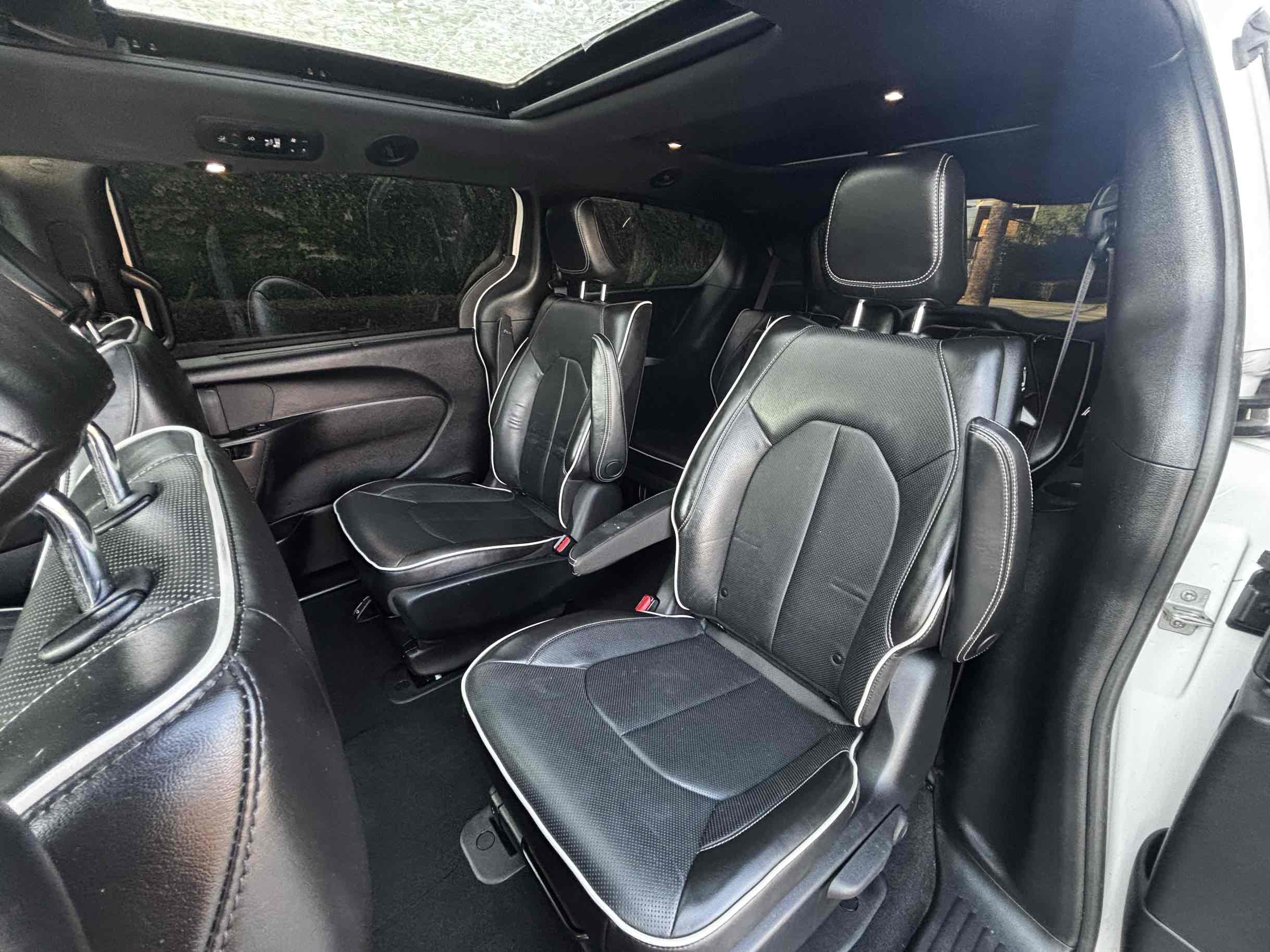 2021 Chrysler Pacifica Limited photo 17