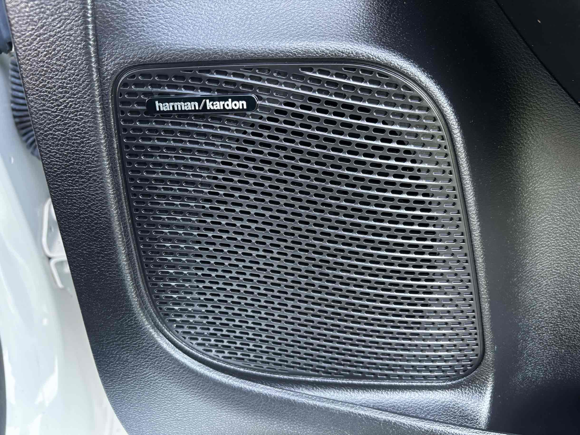 2021 Chrysler Pacifica Limited photo 25