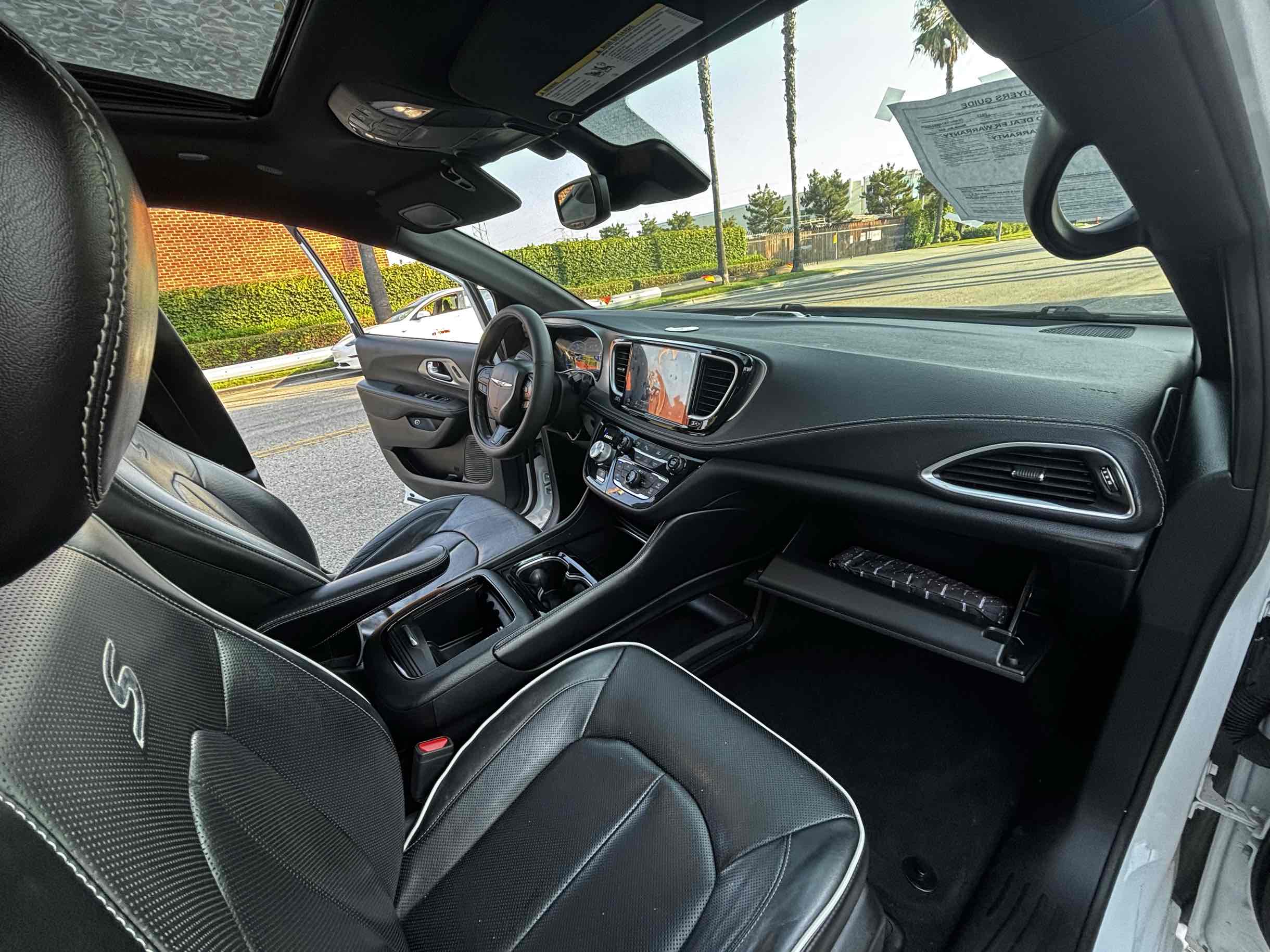 2021 Chrysler Pacifica Limited photo 27