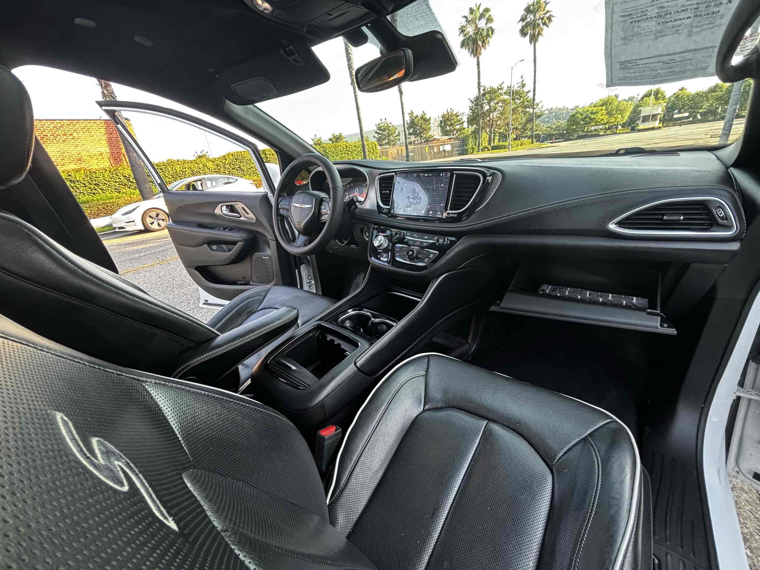2021 Chrysler Pacifica Limited photo 29