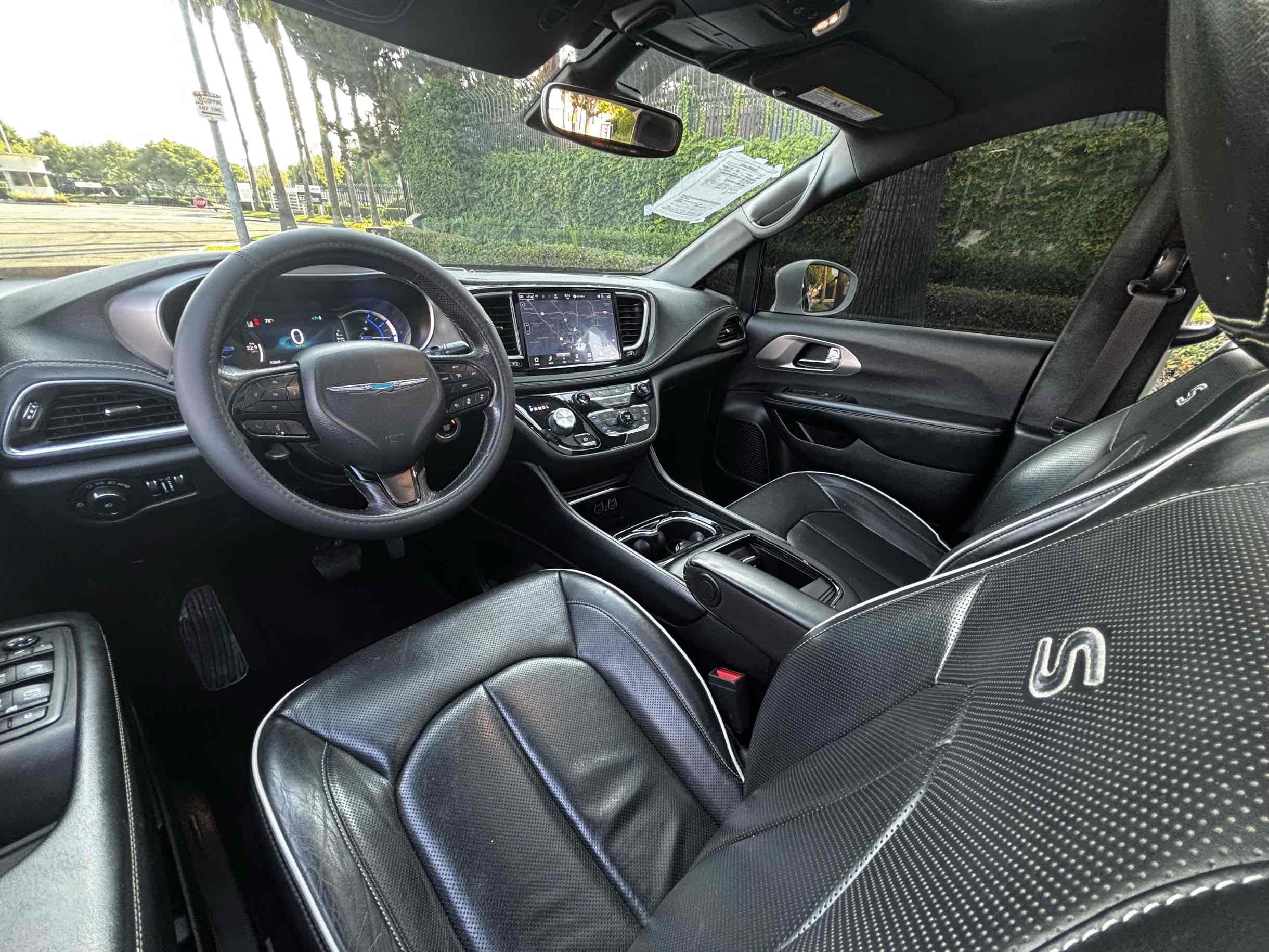 2021 Chrysler Pacifica Limited photo 32