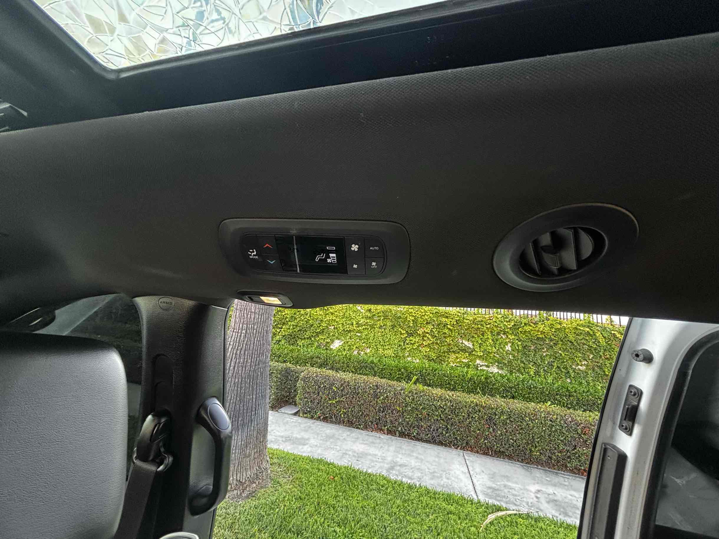 2021 Chrysler Pacifica Limited photo 35