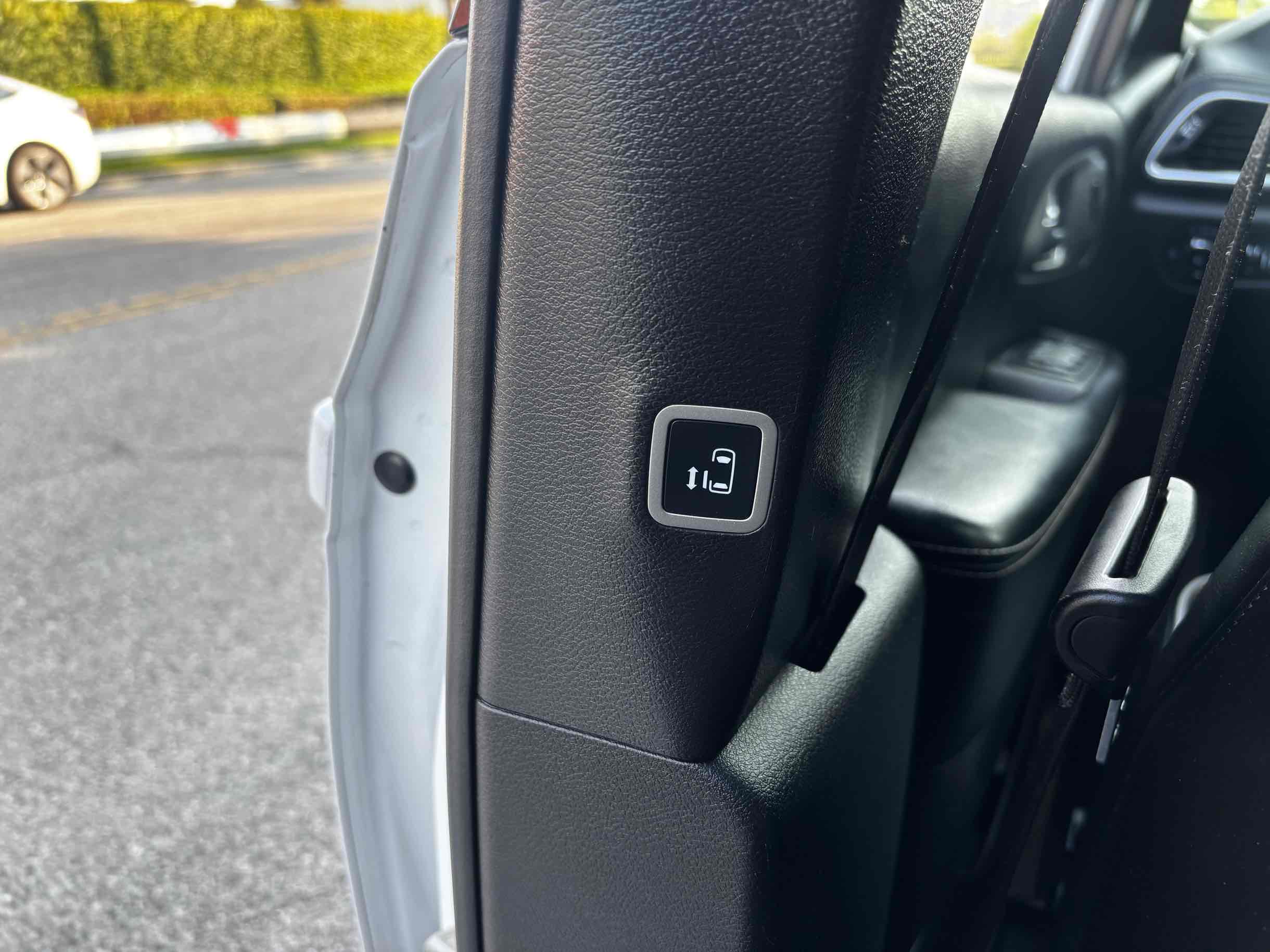 2021 Chrysler Pacifica Limited photo 38