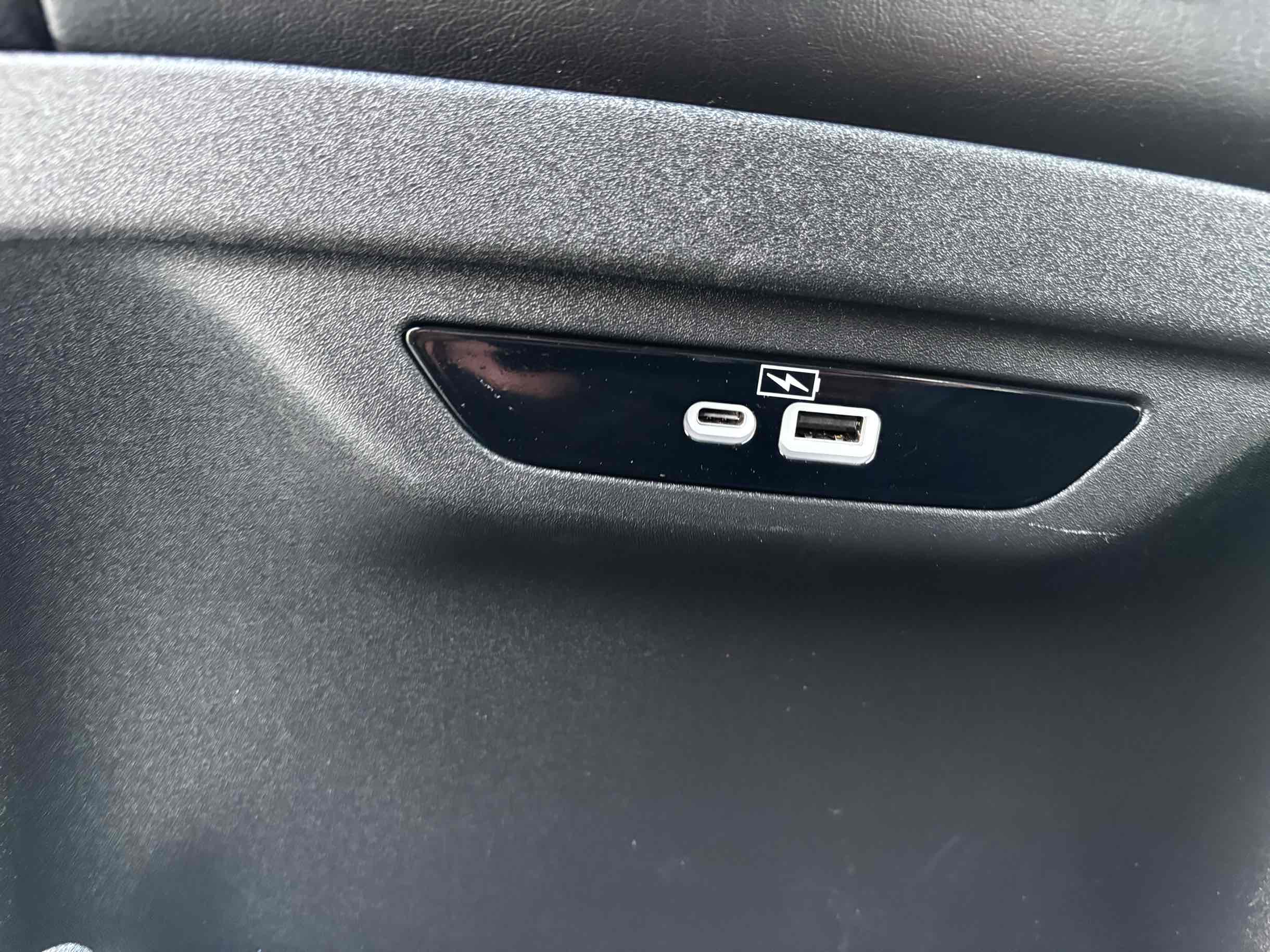2021 Chrysler Pacifica Limited photo 40