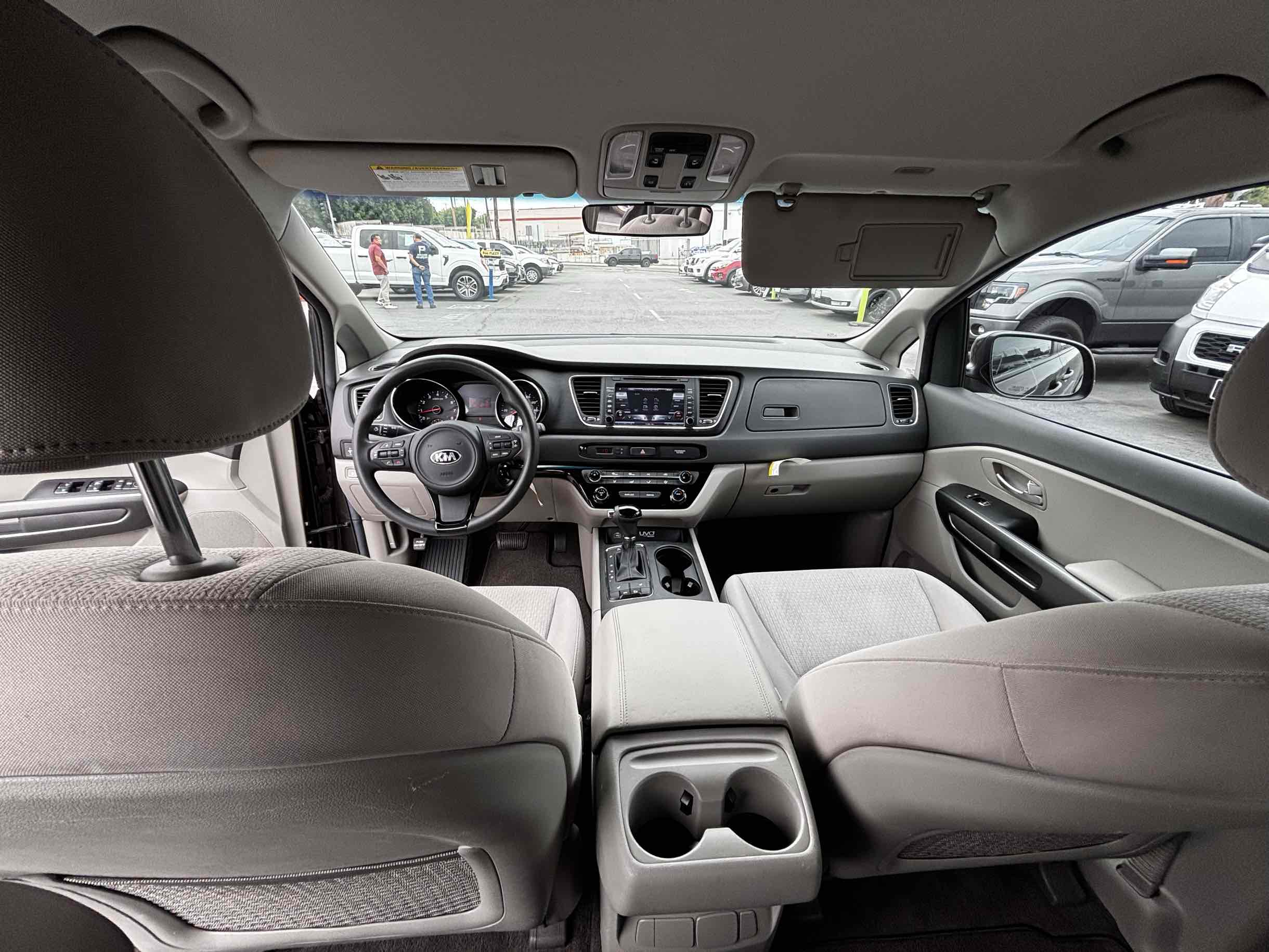 2016 Kia Sedona LX photo 22