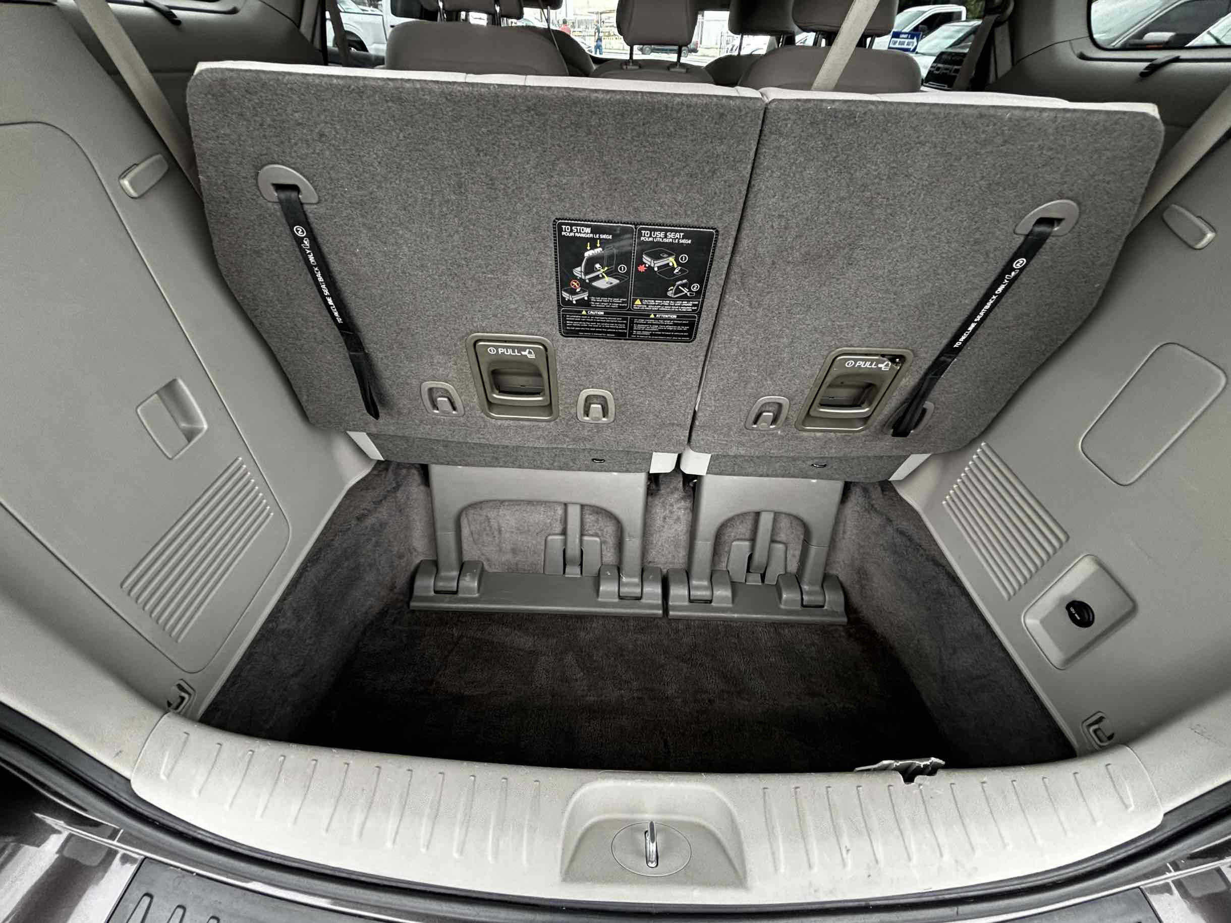 2016 Kia Sedona LX photo 27