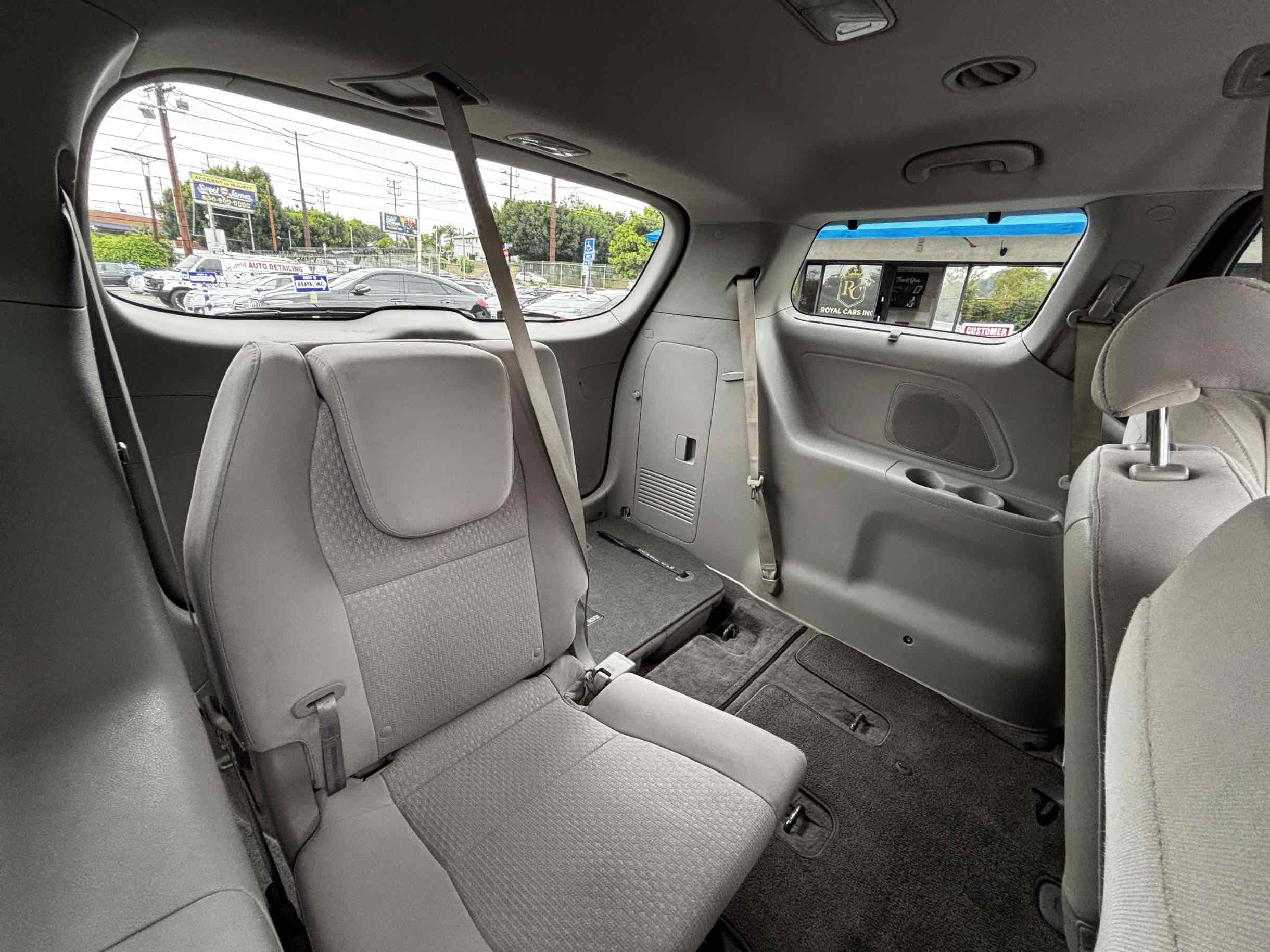 2016 Kia Sedona LX photo 30