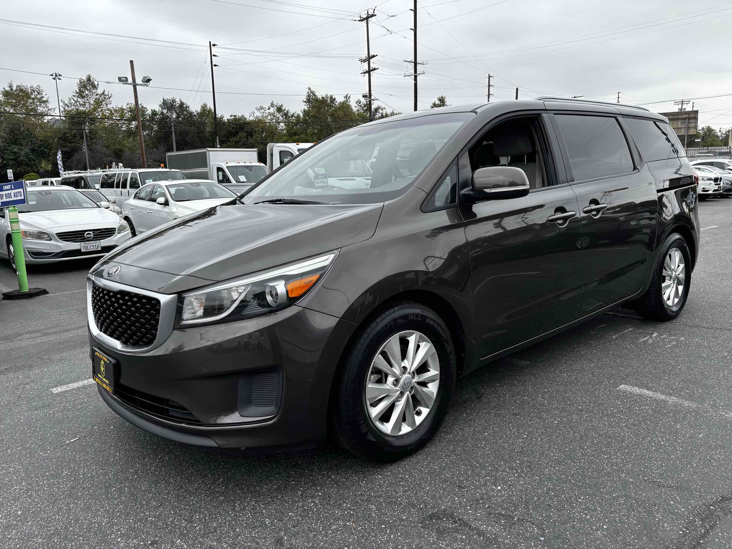 2016 Kia Sedona LX photo 38