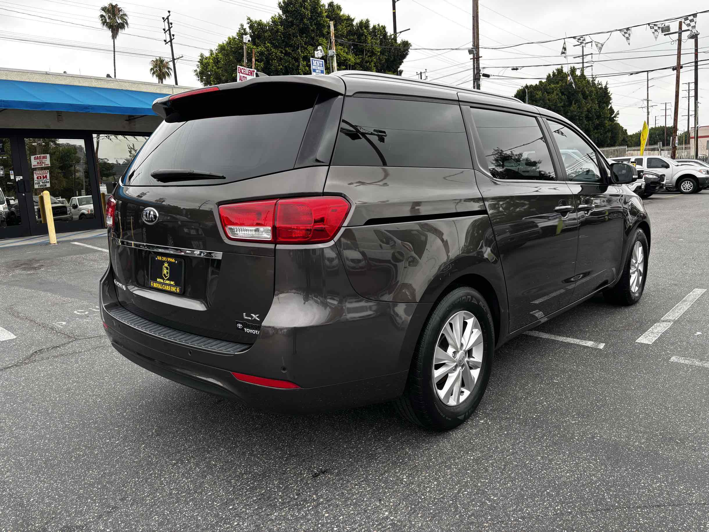 2016 Kia Sedona LX photo 45