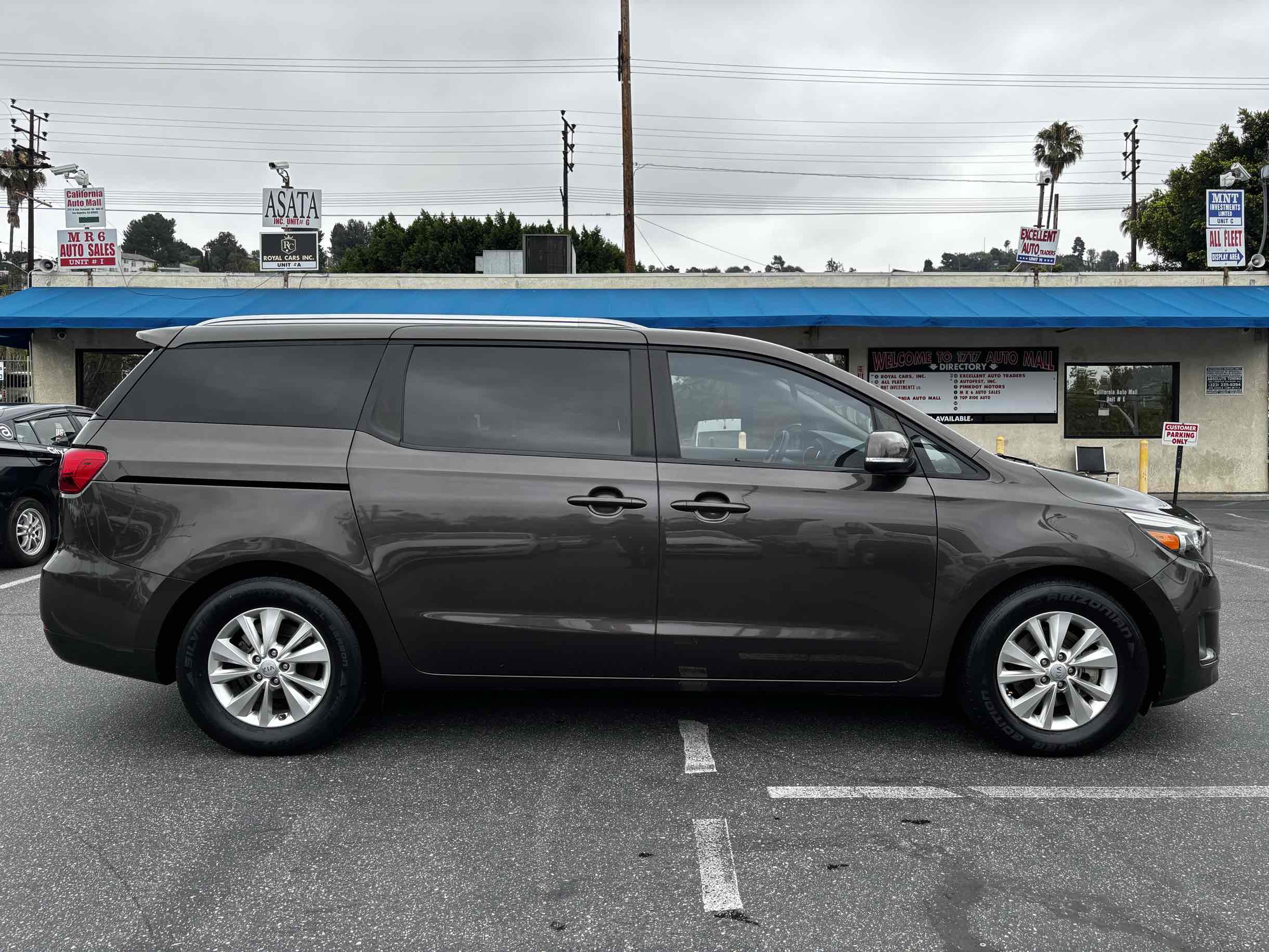 2016 Kia Sedona LX photo 47