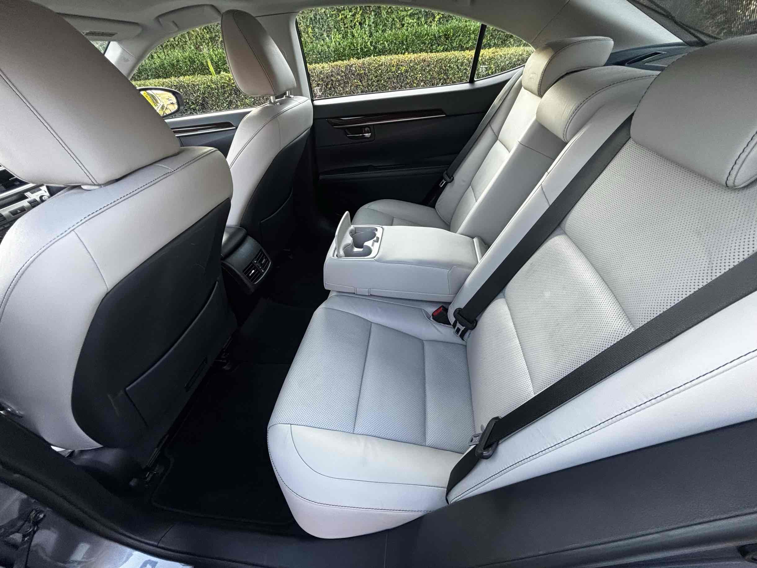 2014 Lexus ES 350 photo 6