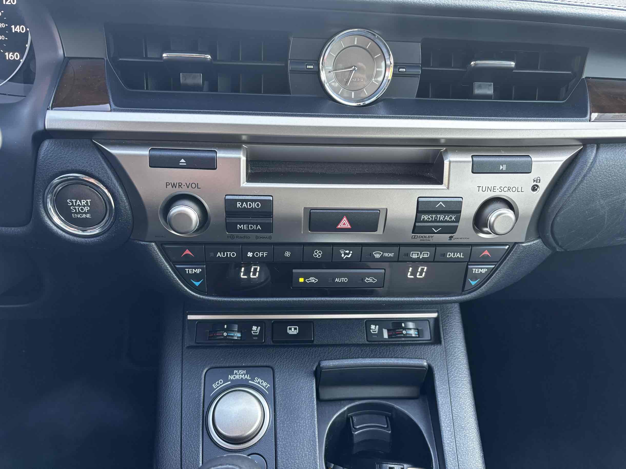 2014 Lexus ES 350 photo 14