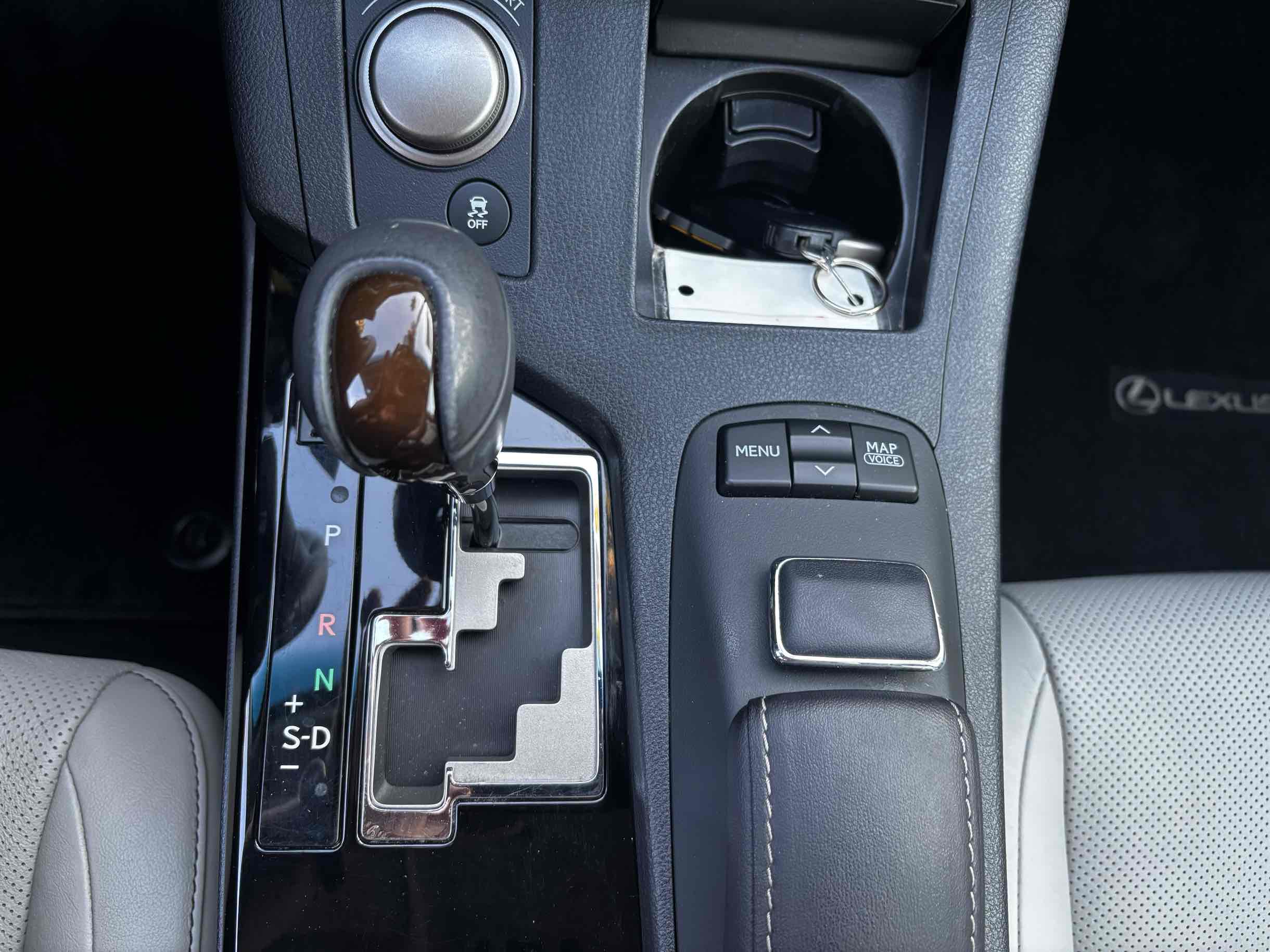 2014 Lexus ES 350 photo 15