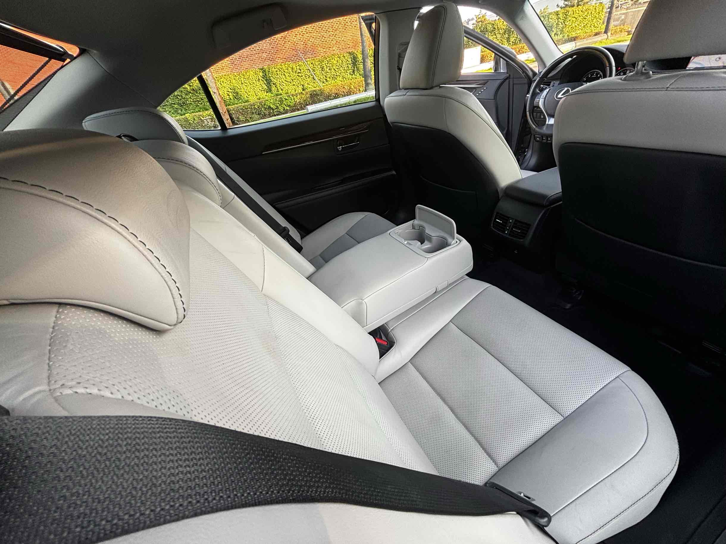 2014 Lexus ES 350 photo 28