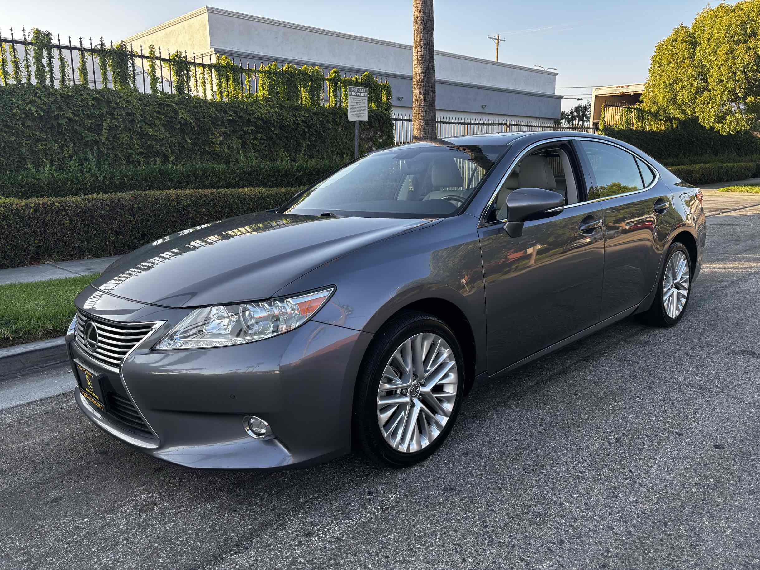 2014 Lexus ES 350 photo 35