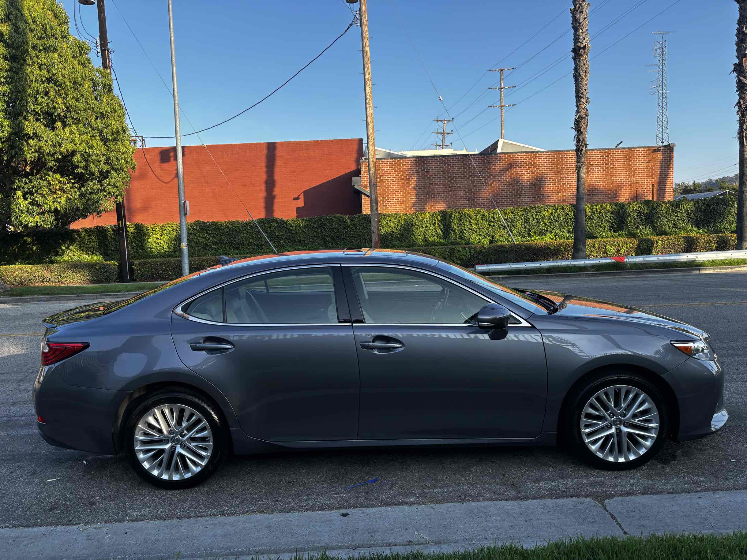 2014 Lexus ES 350 photo 42