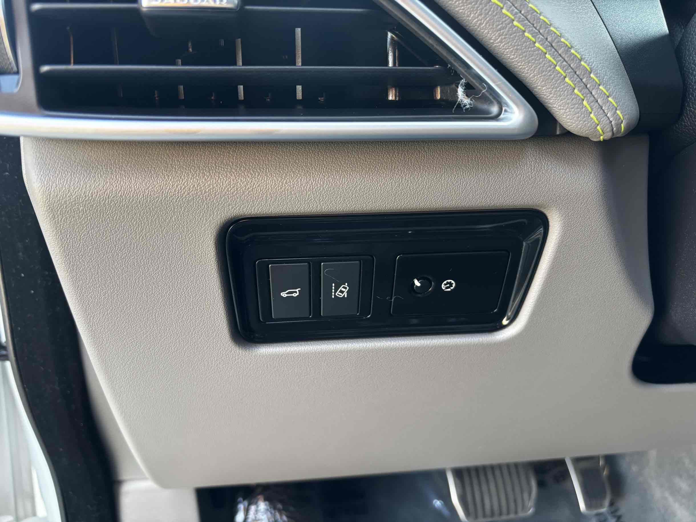 2018 Jaguar F-PACE R-Dynamic SE photo 5